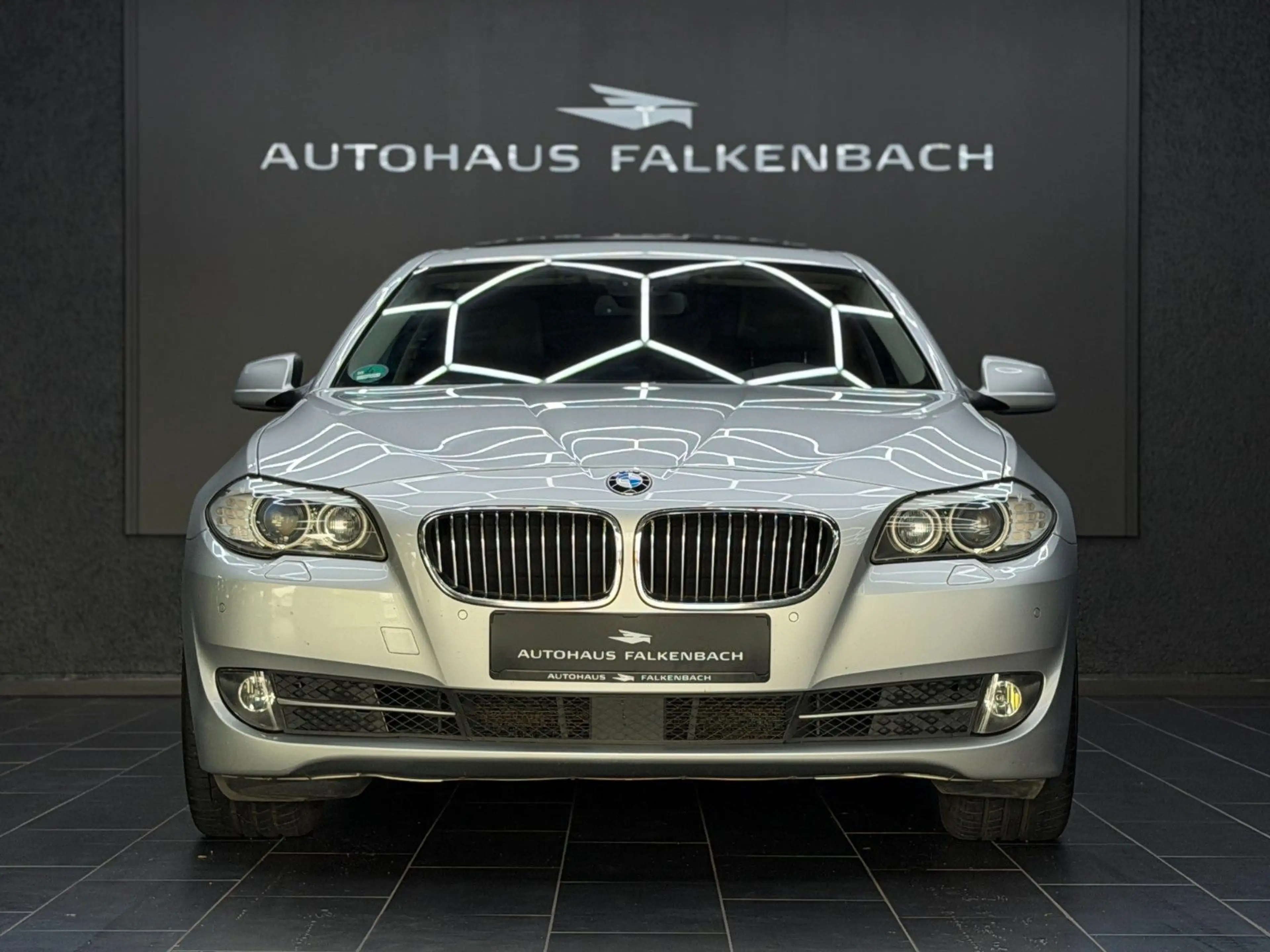 BMW 525 D*LIMOUSINE*SHD*LEDER*MEMORY*19"*HUD*AHK* — photo 4