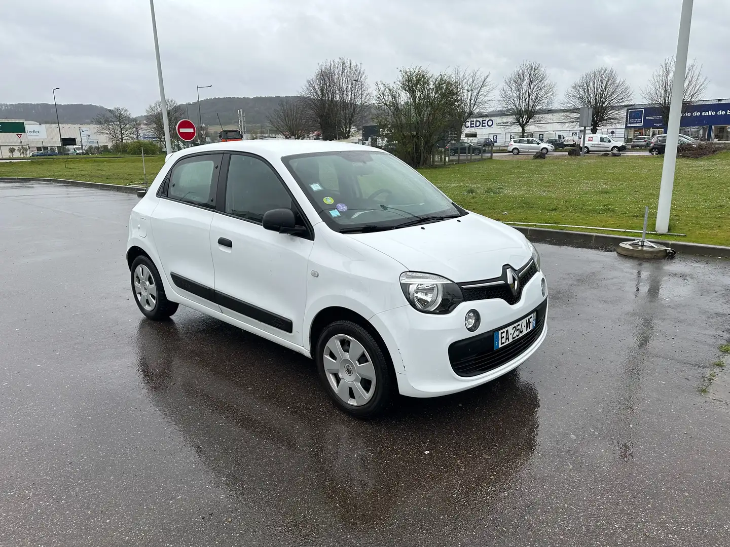 Renault Twingo III 1.0 SCe 70 E6 Life Blanc - 2