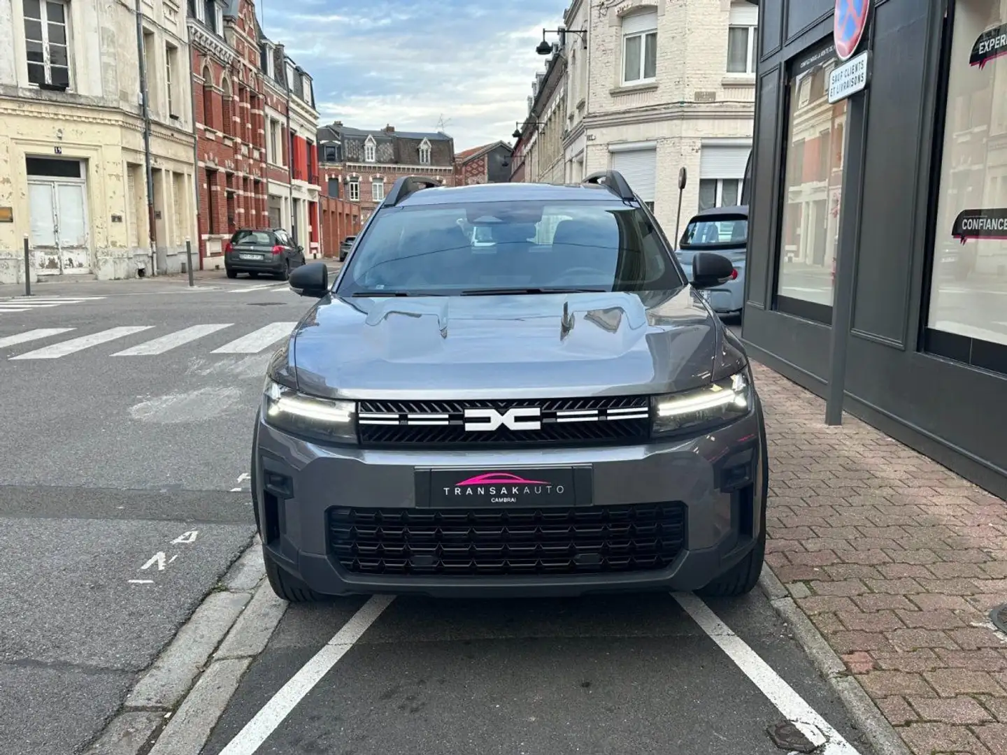 Dacia Bigster 140 MILT HYBRID GPL ESSENTIAL / GARANTIE CONSTRUCTEUR / POSSIBILITÉS 7 PLACES Gris - 2
