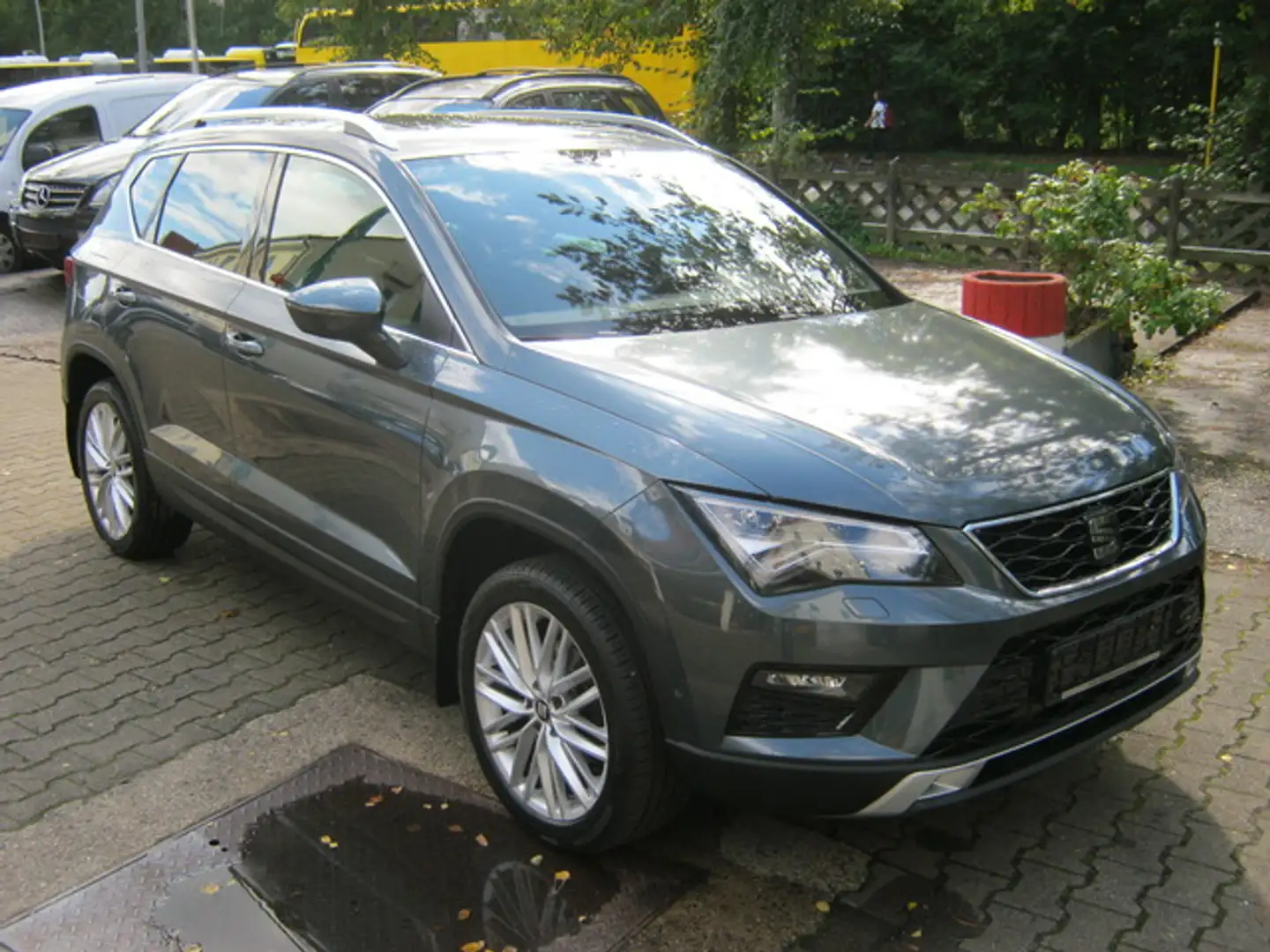 SEAT Ateca Xcellence 1.Hand Autom/Klima/Navi/Kamera Gris - 2