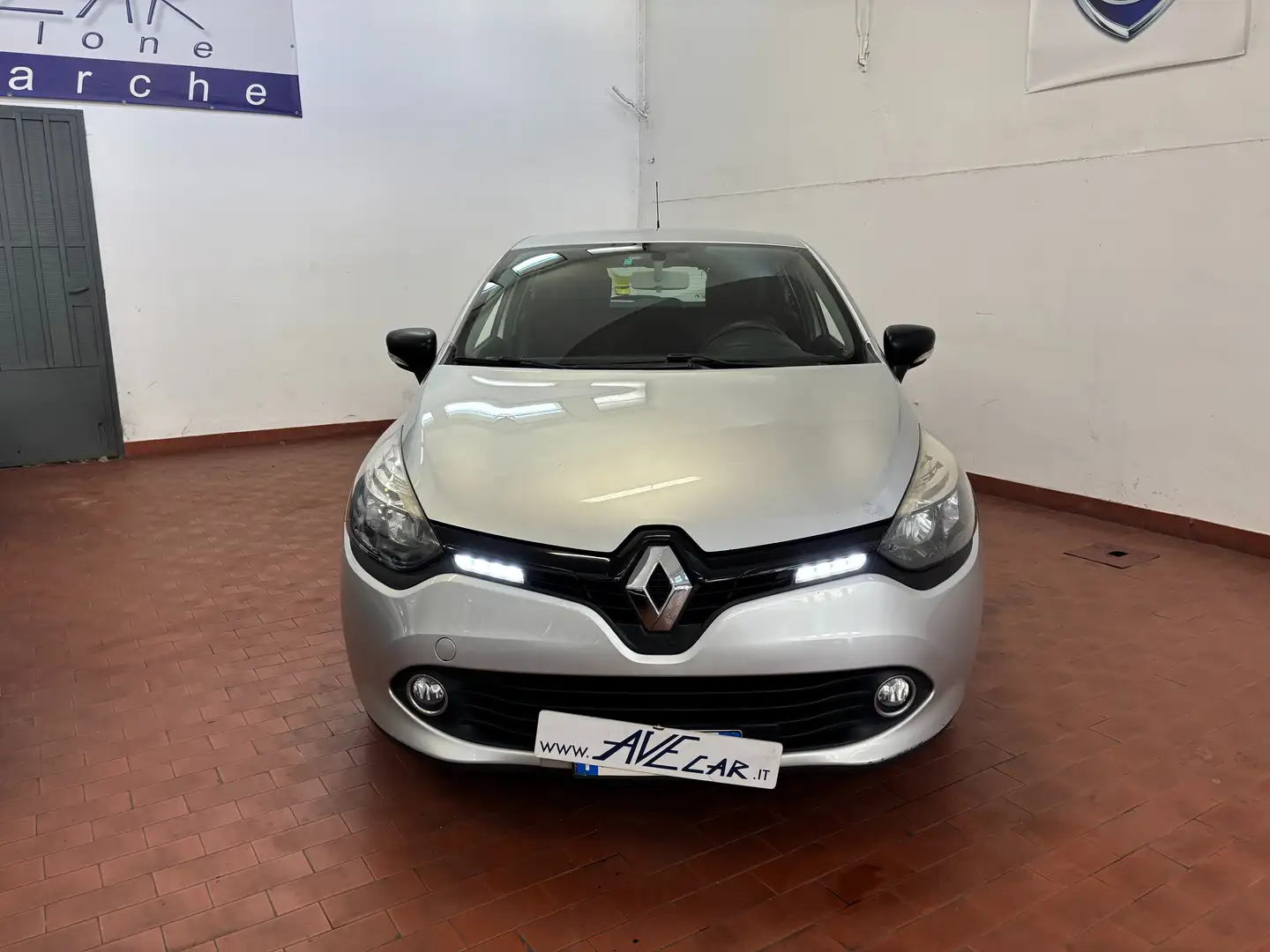 Renault Clio 5p 1.2 75cv ADATTA A NEOPATENTATI 1 PROPRIETARIO - 2
