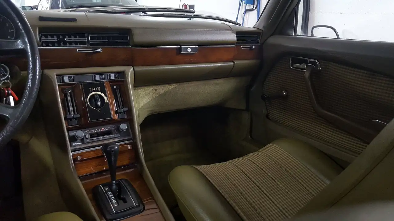 Mercedes-Benz 350 SE, foto 12