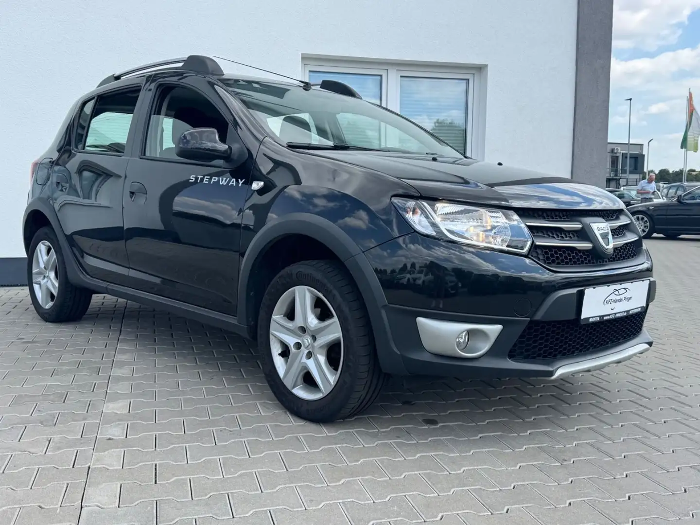 Dacia Sandero II Essentiel Black - 2