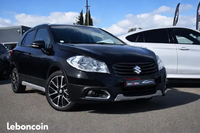 Suzuki SX4 S-Cross main image