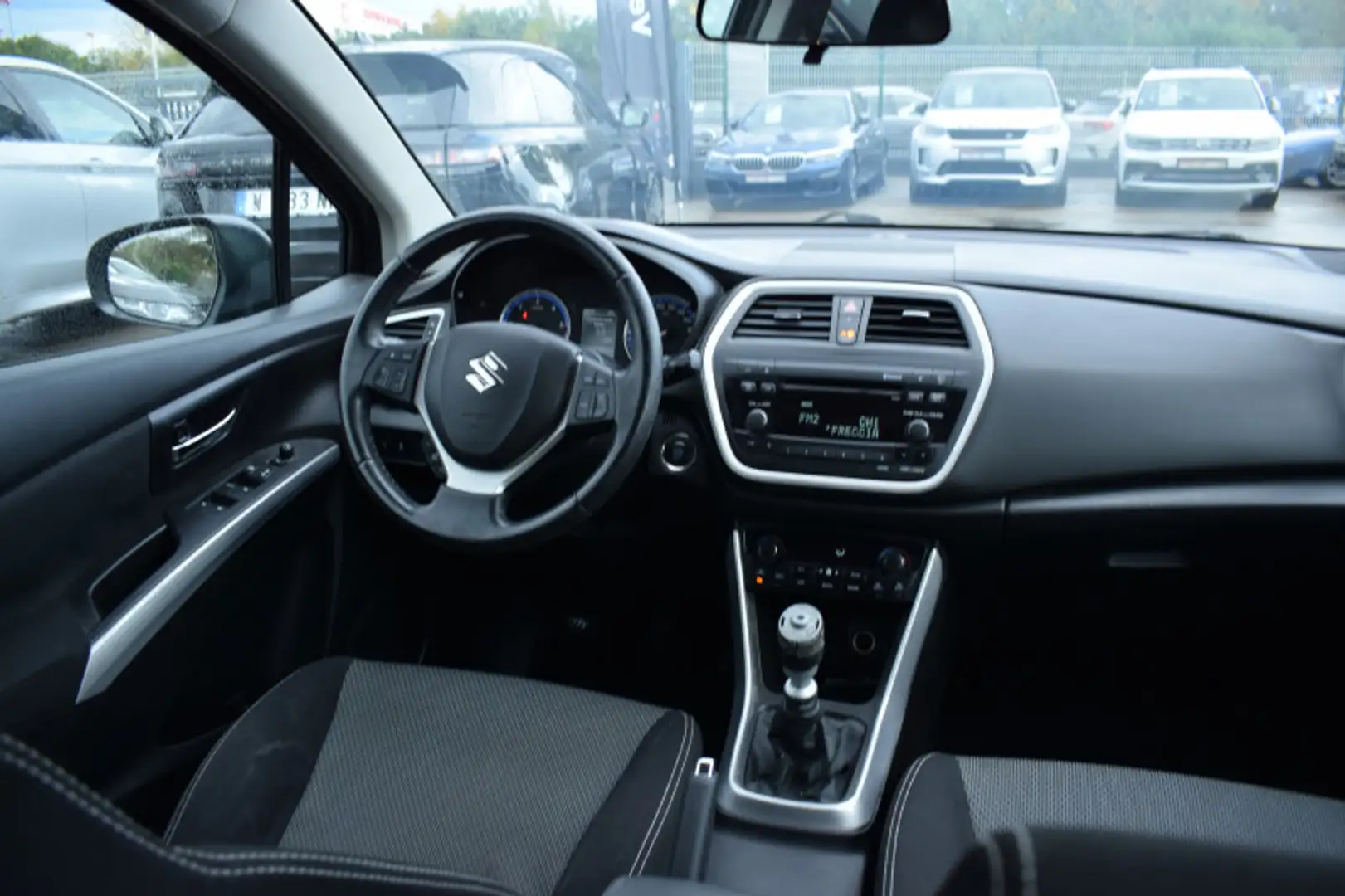 Suzuki SX4 S-Cross 1.6 DDIS PACK Schwarz - 2