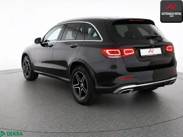 Mercedes-Benz GLC view 3