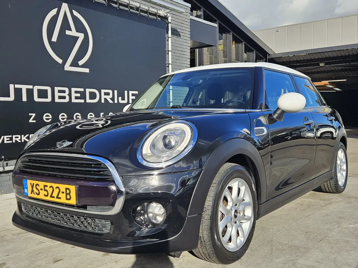 MINI Cooper 1.5 Pepper Serious Business *SUPER* Schwarz - 2