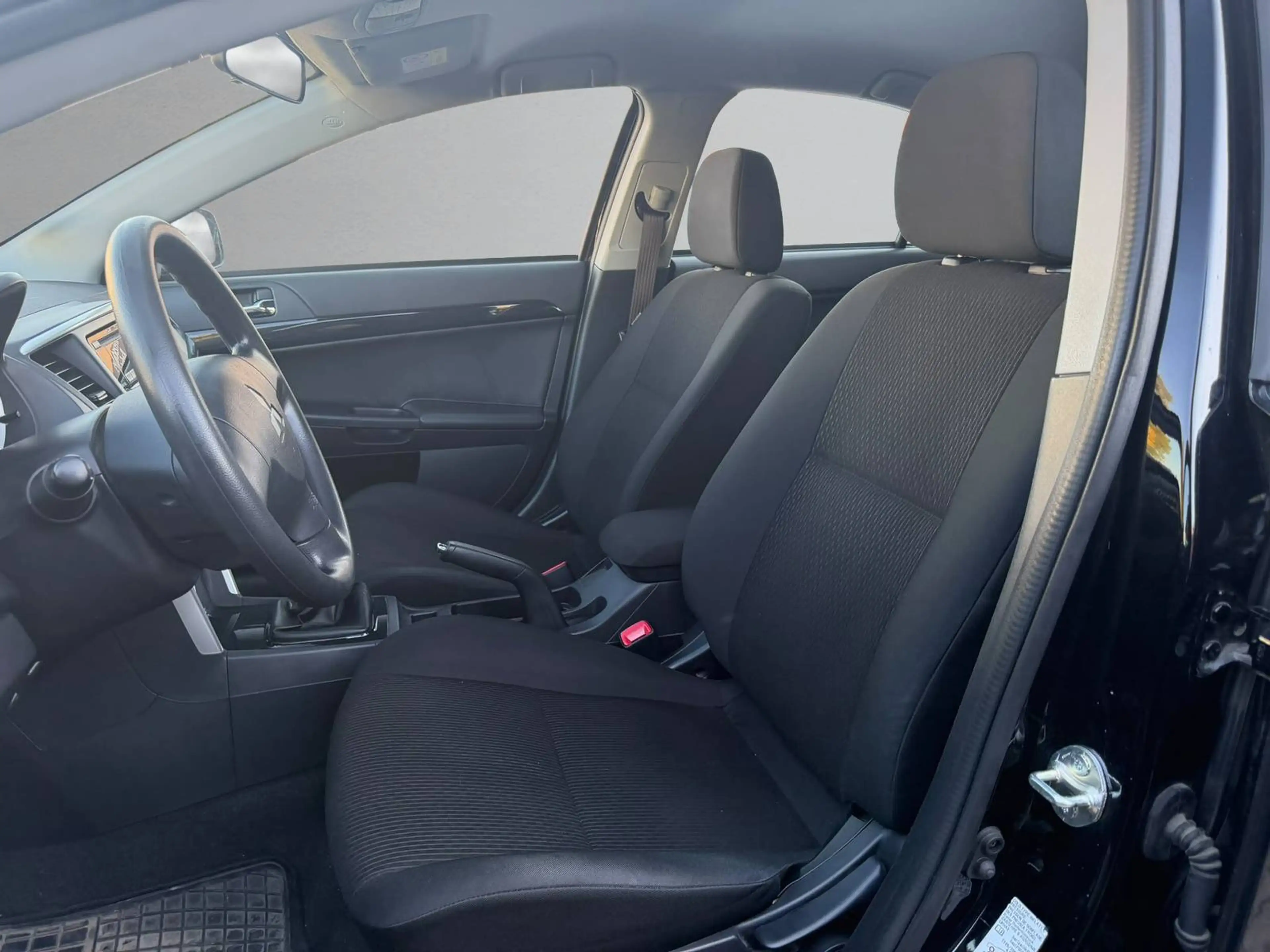 Mitsubishi Lancer Basis HU*KLIMA — photo 10