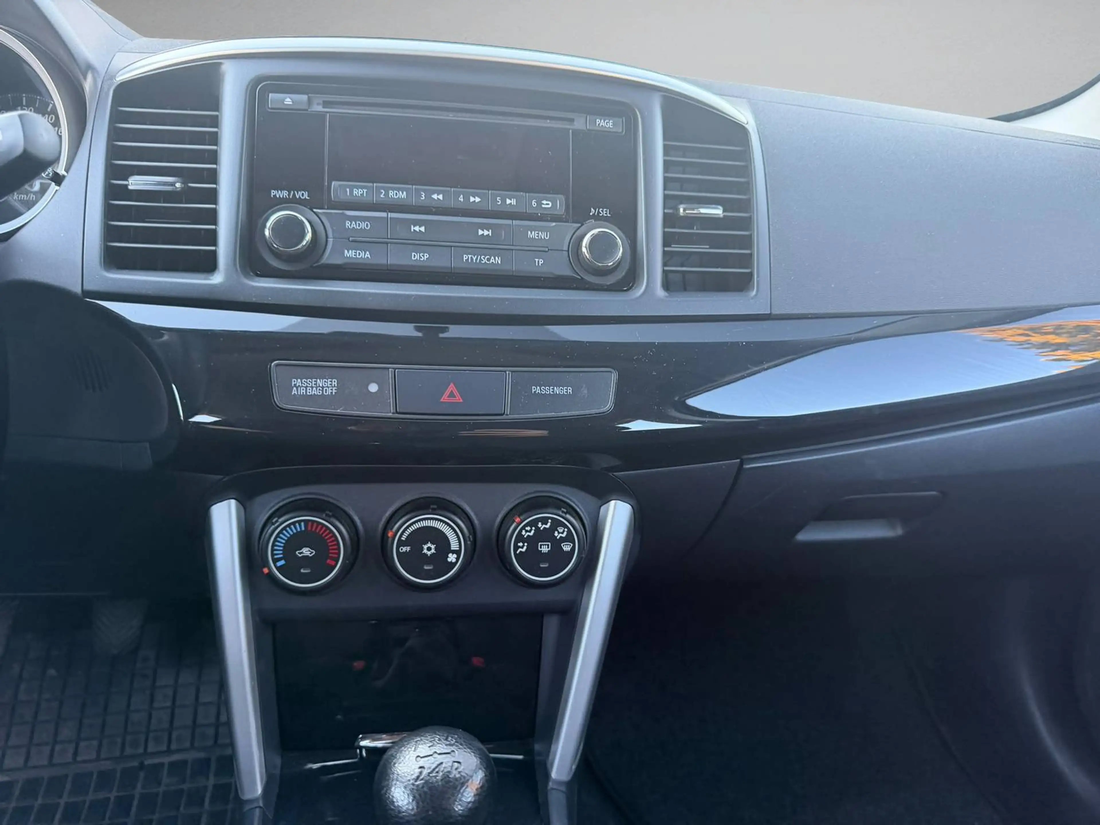 Mitsubishi Lancer Basis HU*KLIMA — photo 13