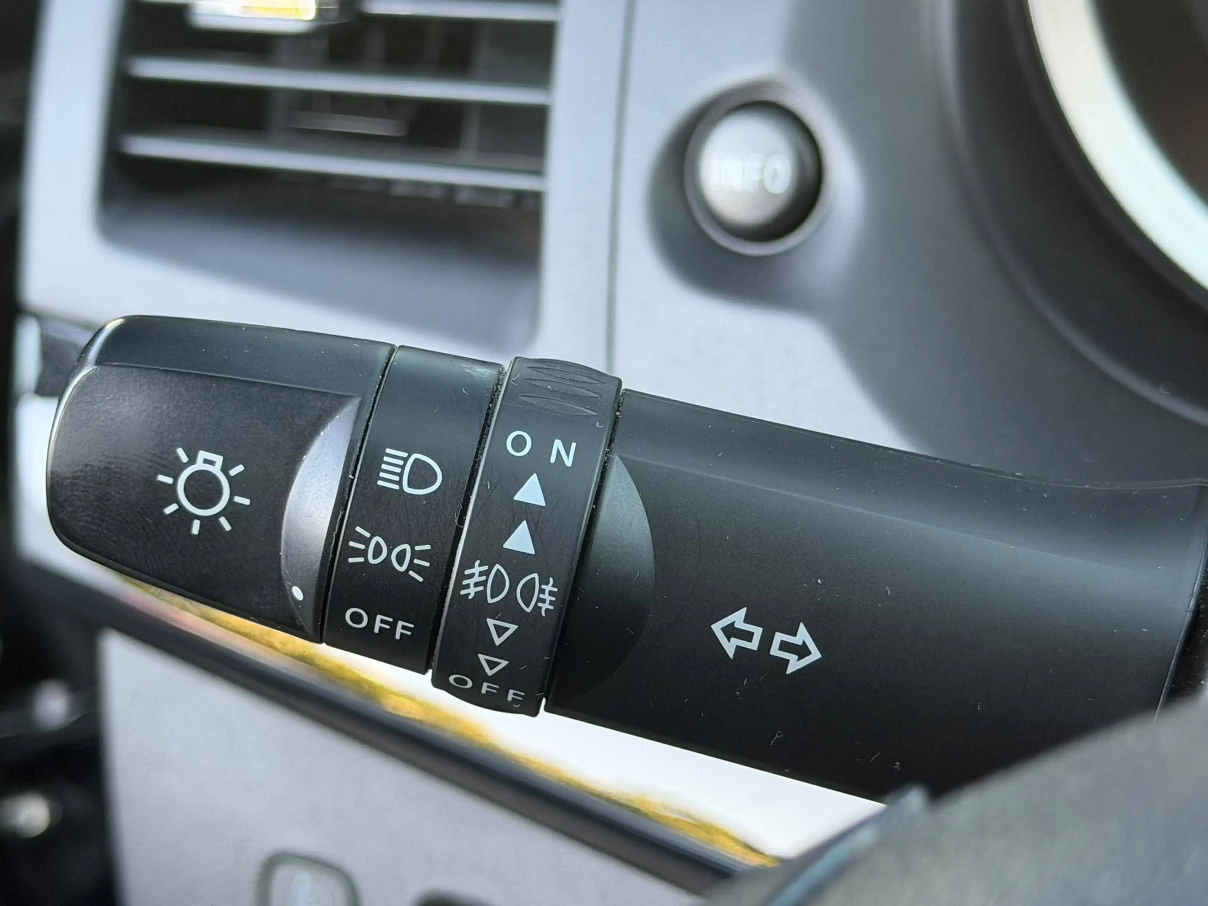 Mitsubishi Lancer Basis HU*KLIMA — photo 15