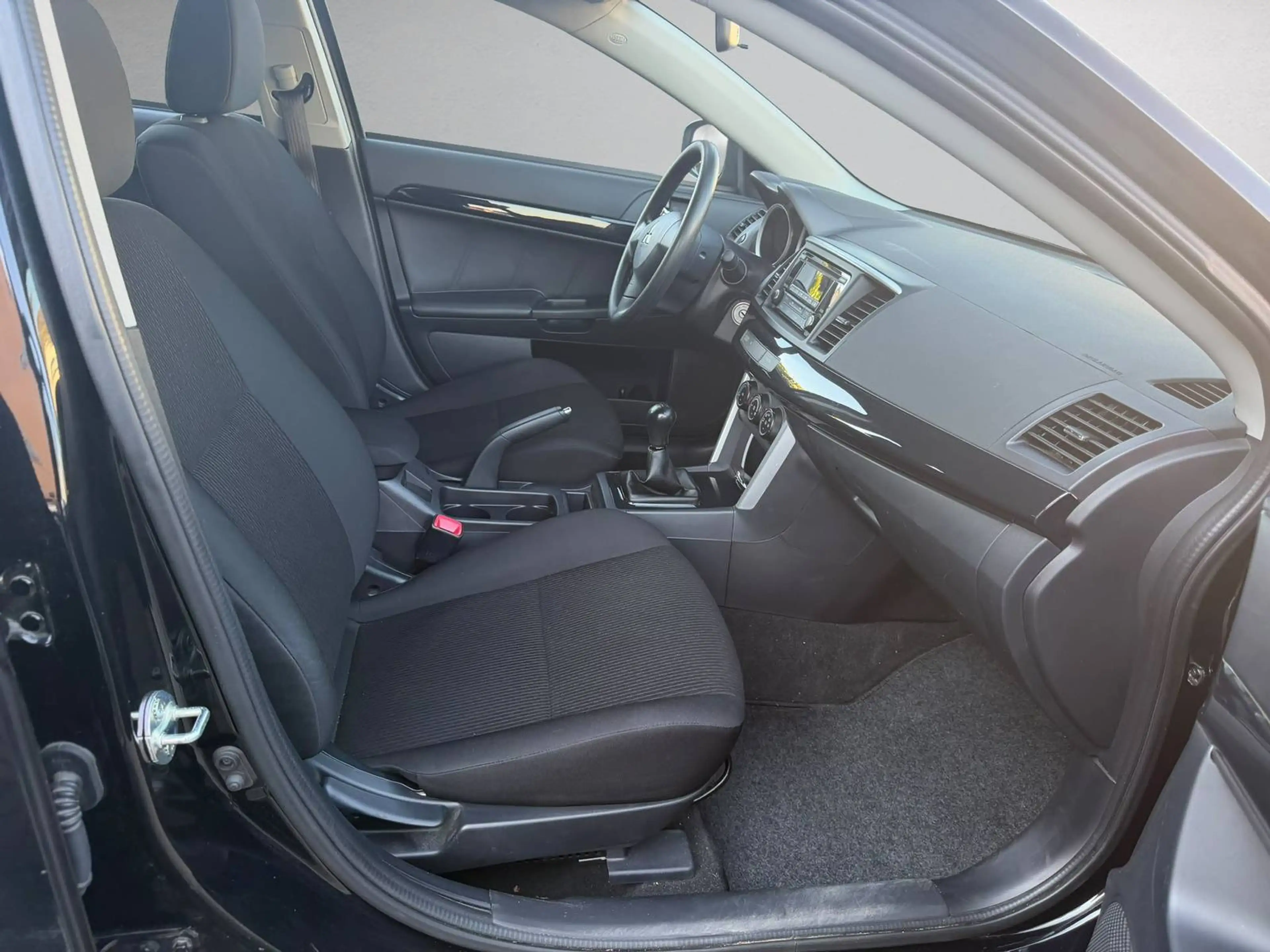 Mitsubishi Lancer Basis HU*KLIMA — photo 11