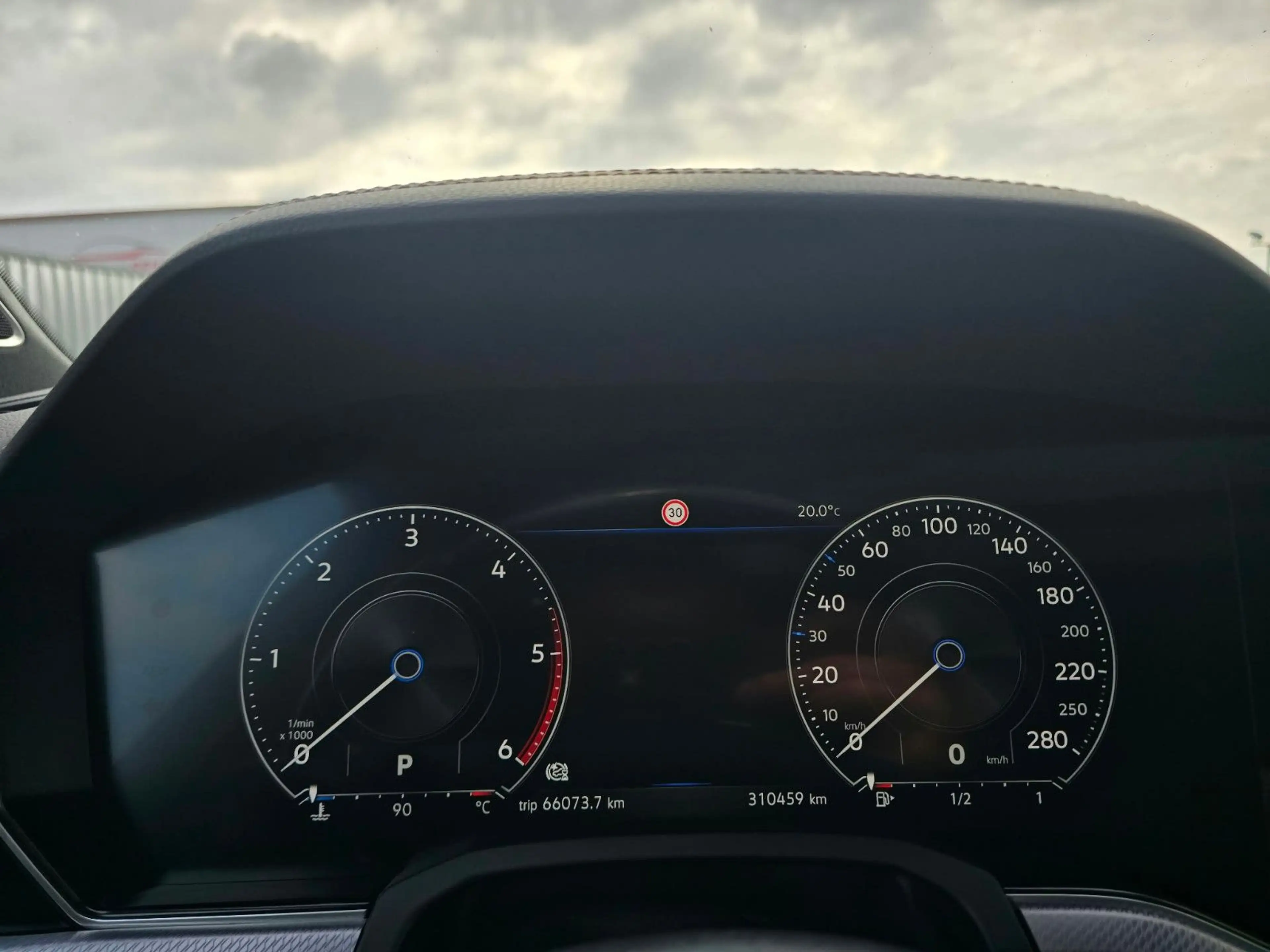 Volkswagen Touareg R-Line 4Motion*** Vollausstattung*** — photo 13
