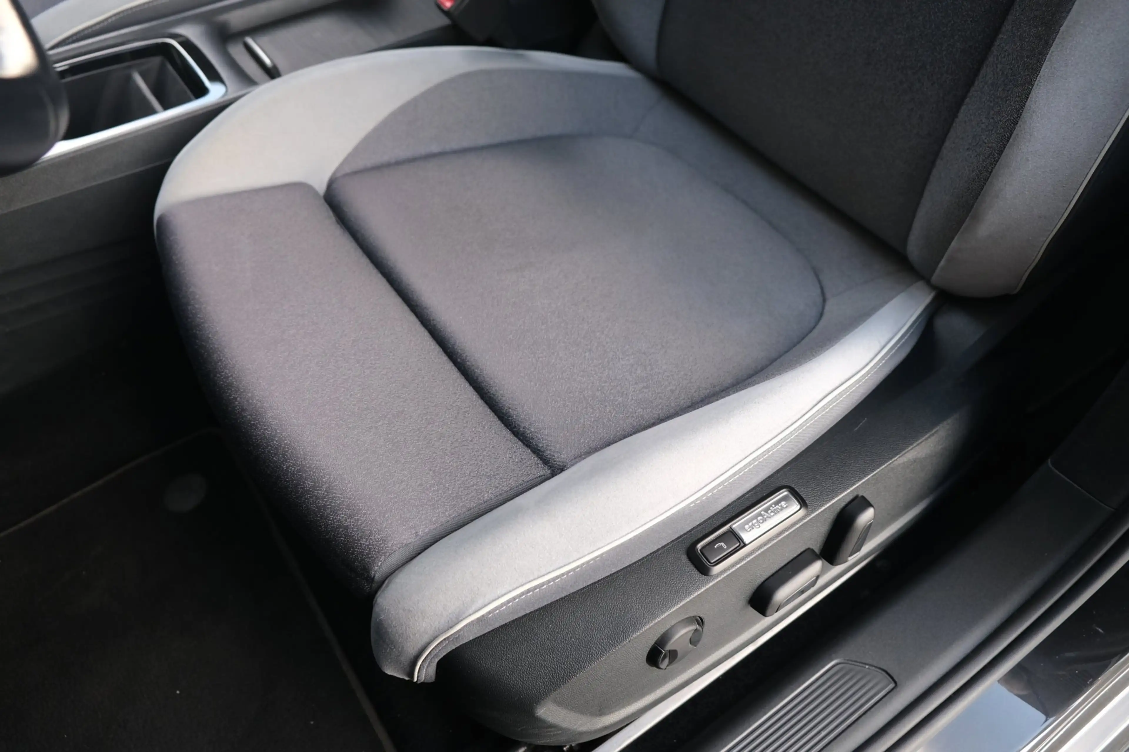 Volkswagen ID.3 Pro S 77 kWh SOH 90% Led Navi Sfeer — photo 5
