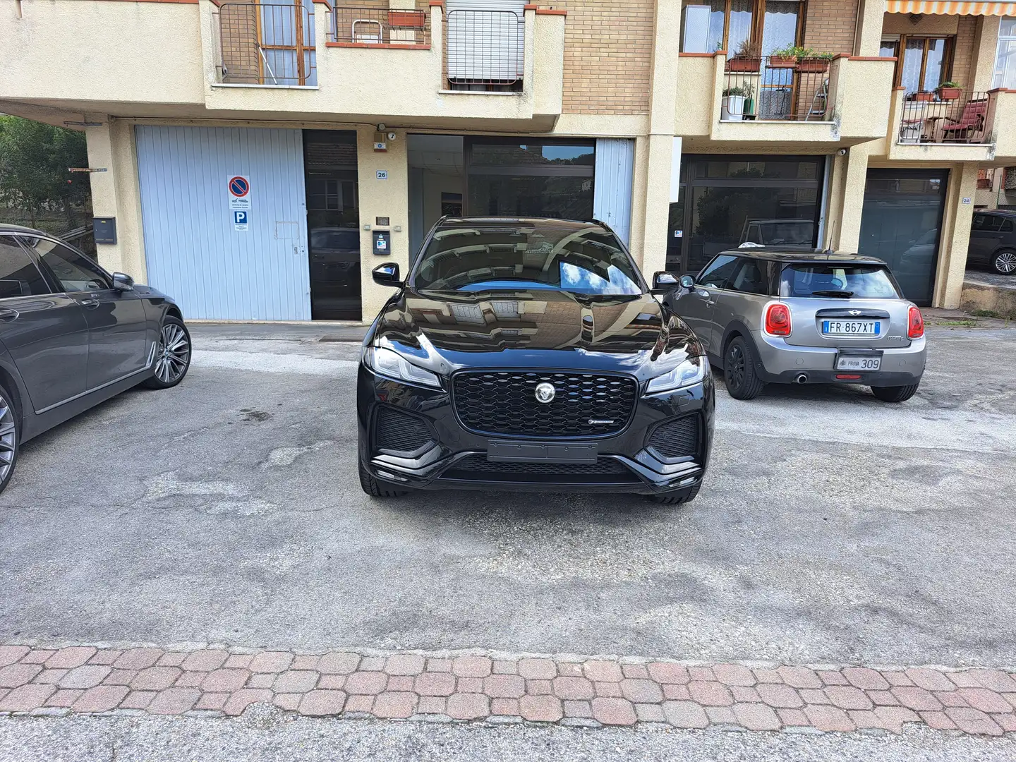 Jaguar F-Pace 2.0 D204 R-Dynamic SE awd auto(204CV) 5 ANNI GAR. Noir - 2