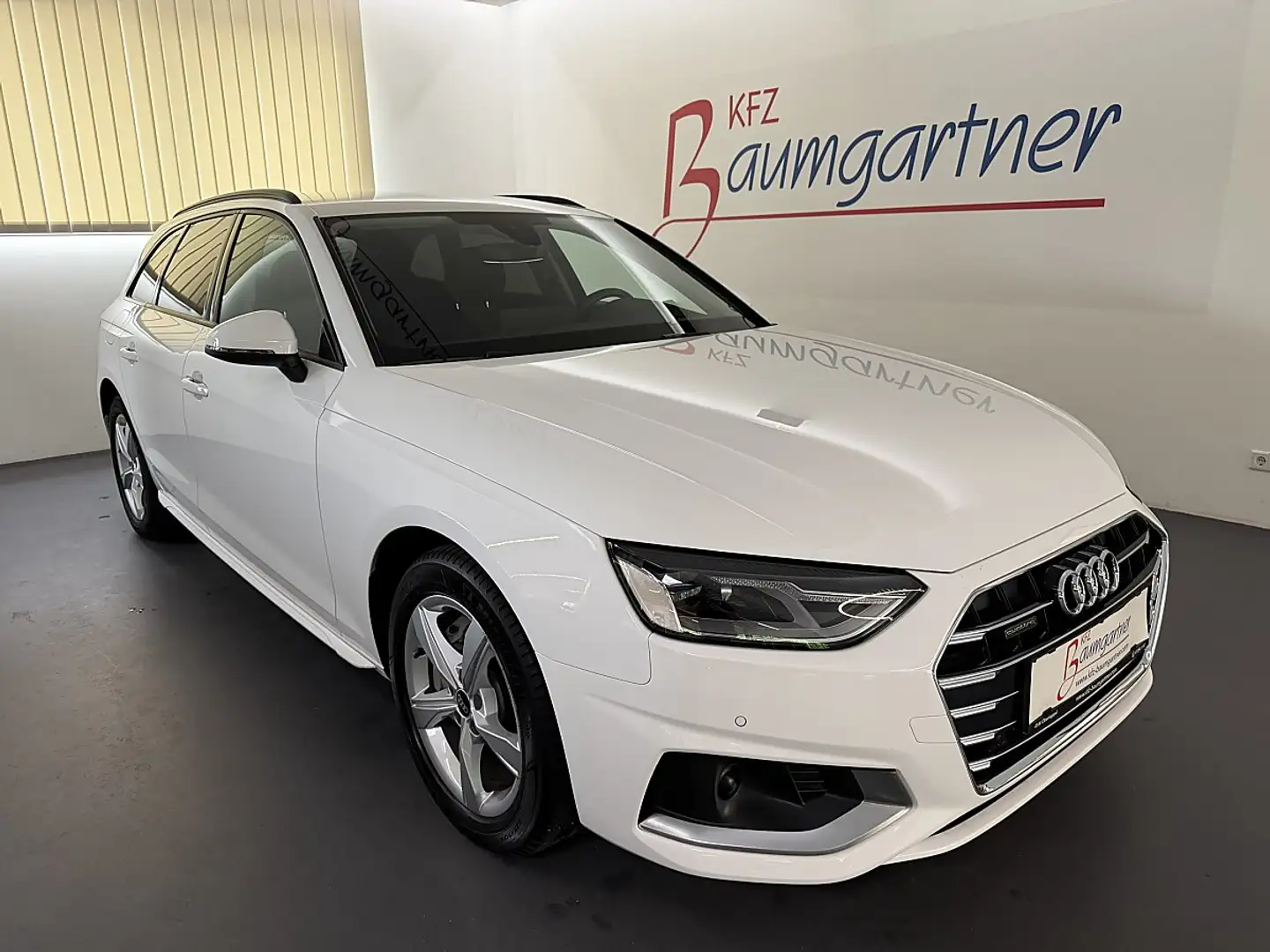 Audi A4 Avant 40TDI quattro advanced S-tronic *LED*NAVI... Weiß - 1