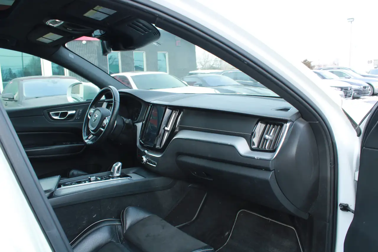 Volvo XC60 снимка Volvo XC60