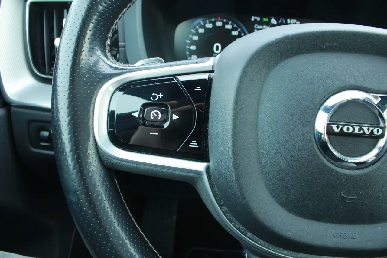 Volvo XC60 снимка Volvo XC60