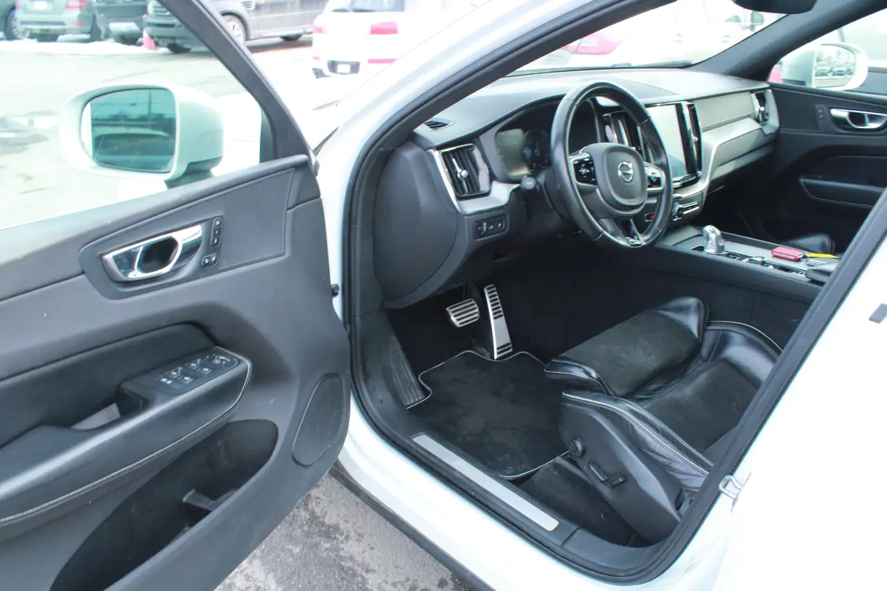 Volvo XC60 снимка Volvo XC60