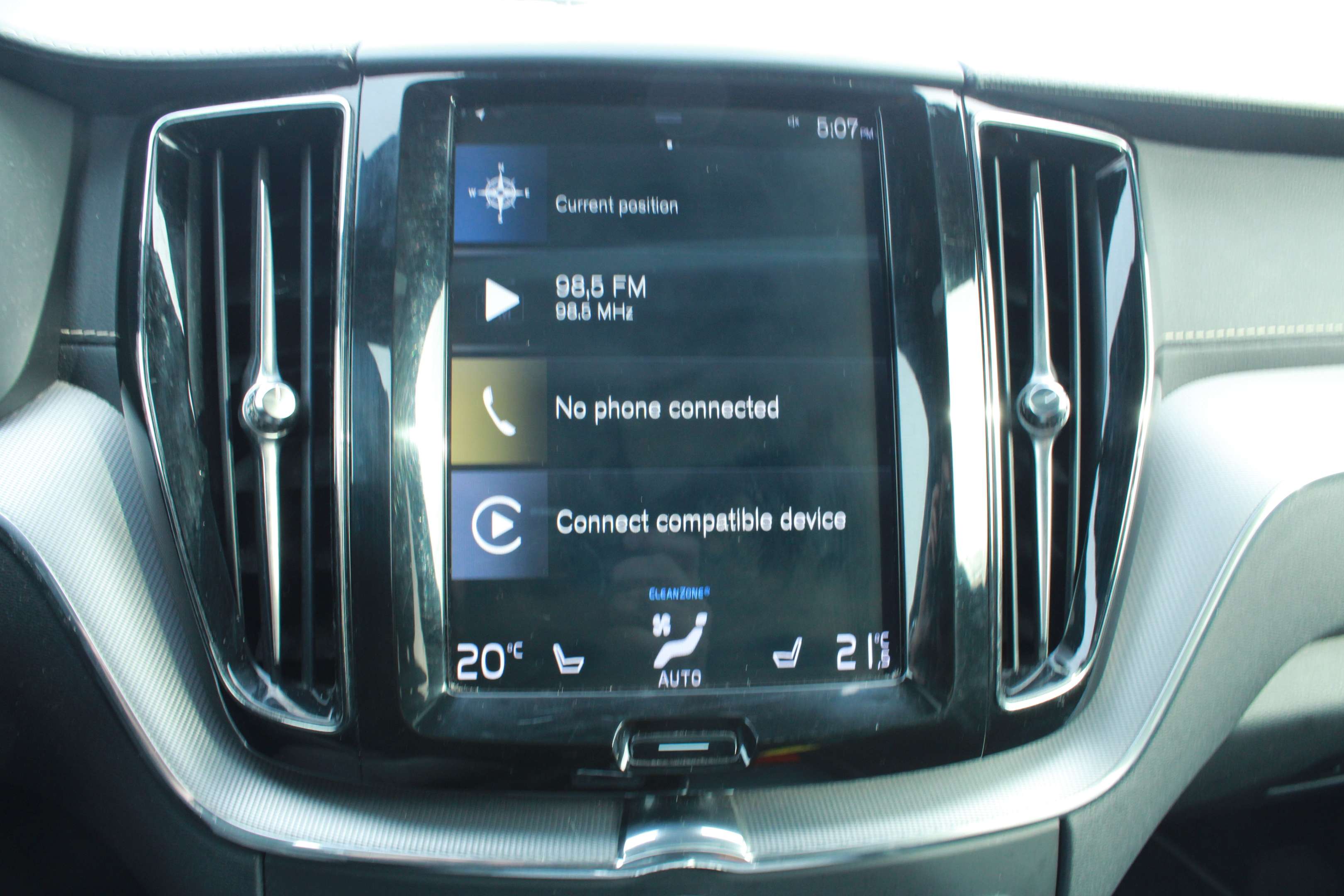 2018 Volvo XC60 T8 eAWD Plug-In Hybrid R-Design, MAGS, CUIR, A/C thumb 32