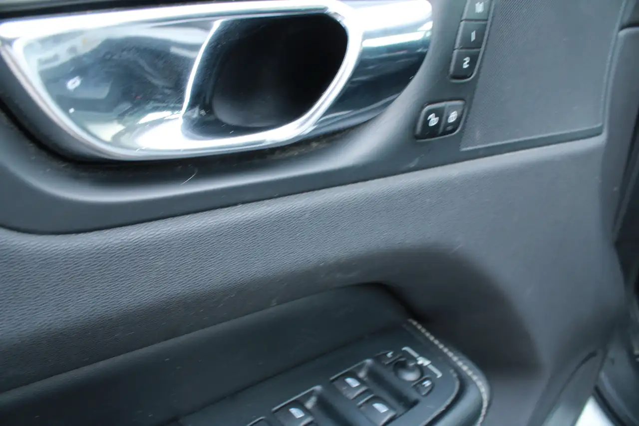 Volvo XC60 снимка Volvo XC60