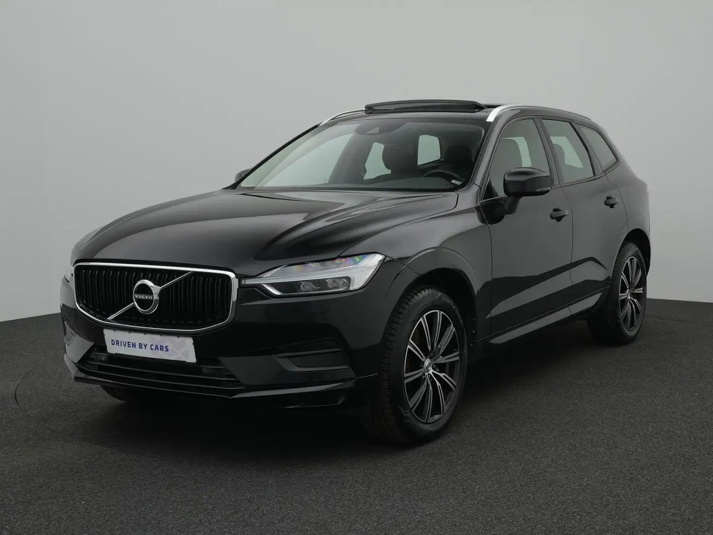 Volvo XC60 D4 Momentum AWD,LED,AHK,LANE,TEMP,KAM,PANO, Чорний - 2
