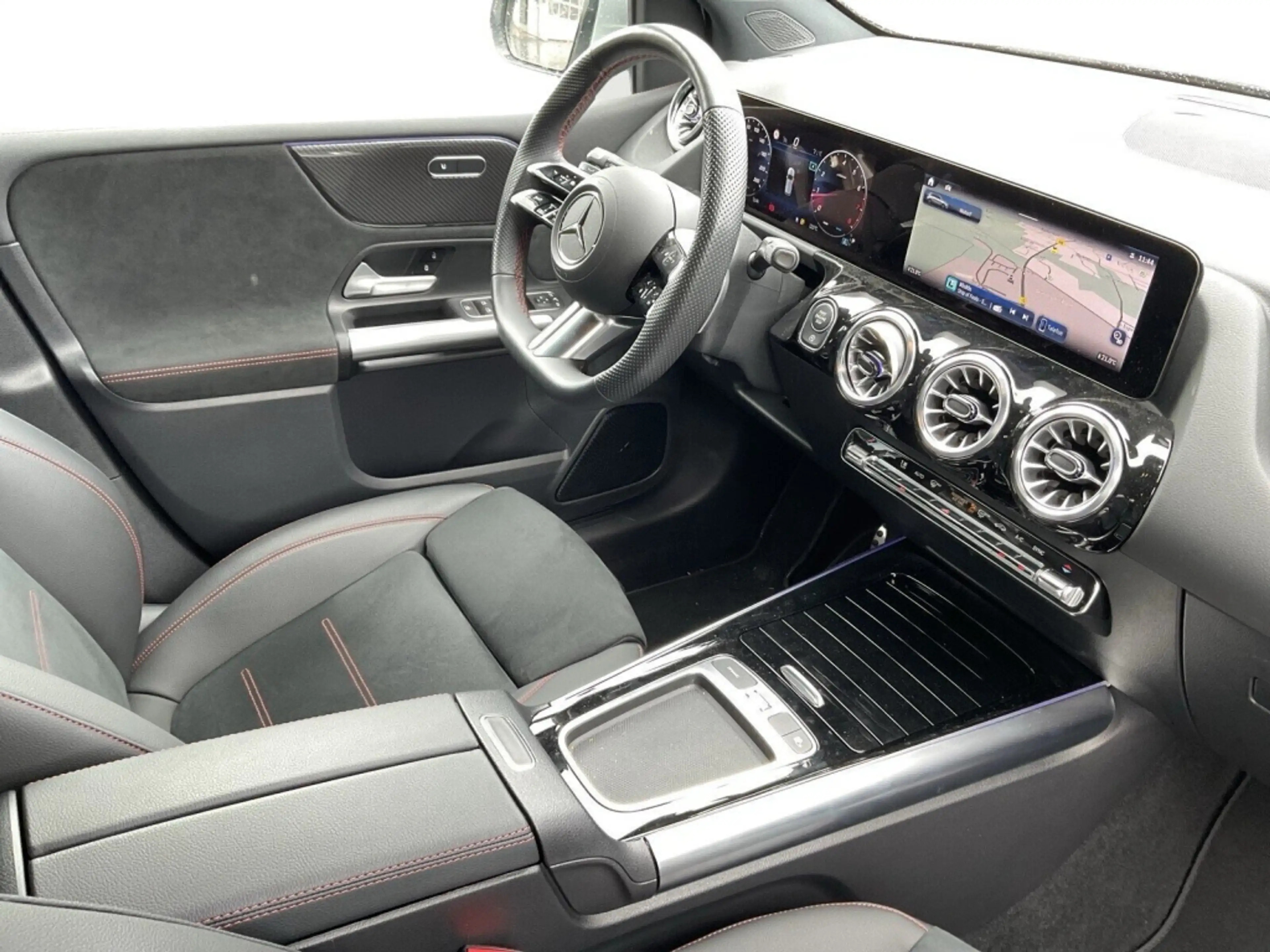 Mercedes-Benz B 220 4M AMG/AHK/RFK/TW/LED — photo 10