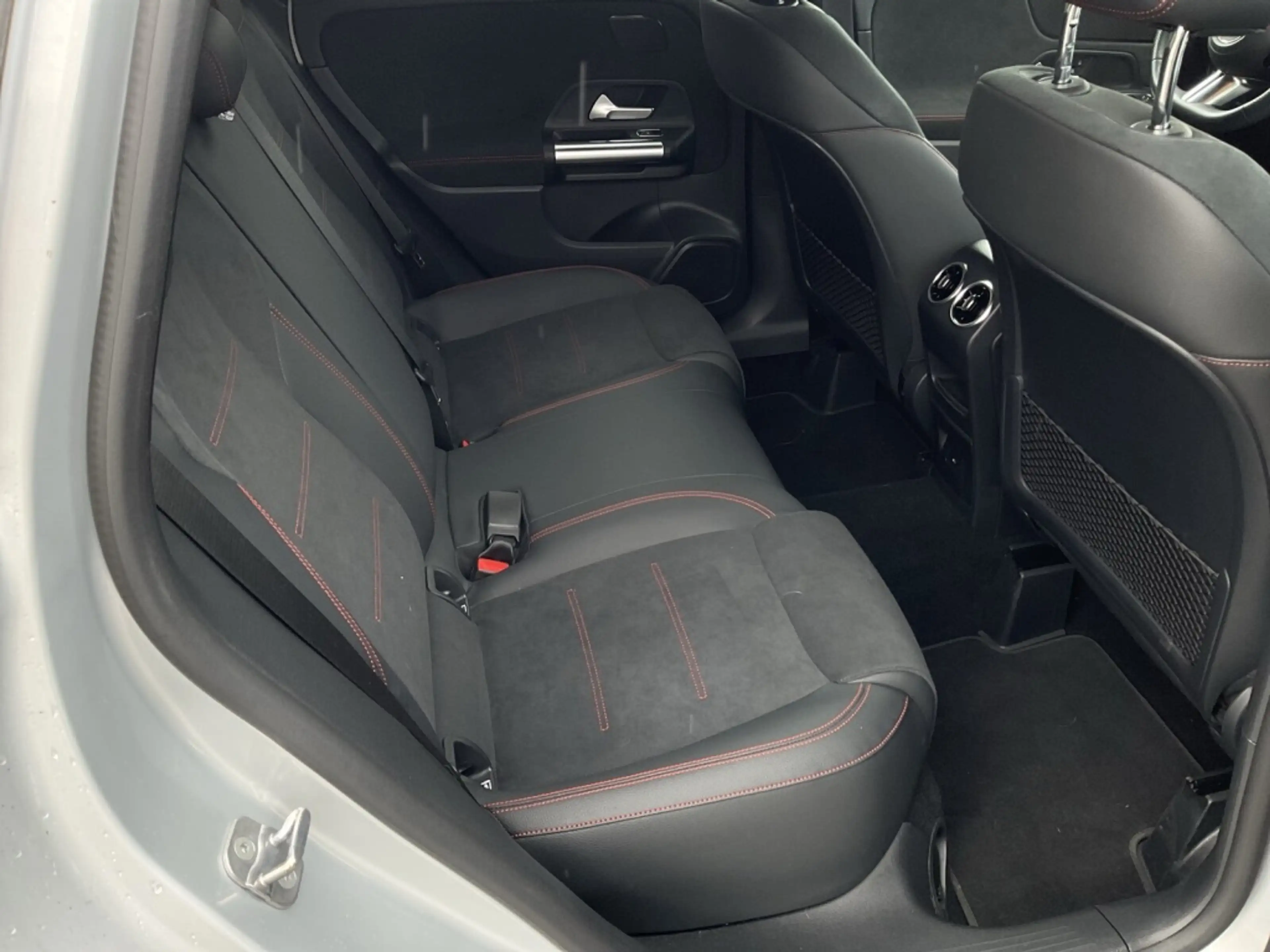 Mercedes-Benz B 220 4M AMG/AHK/RFK/TW/LED — photo 13