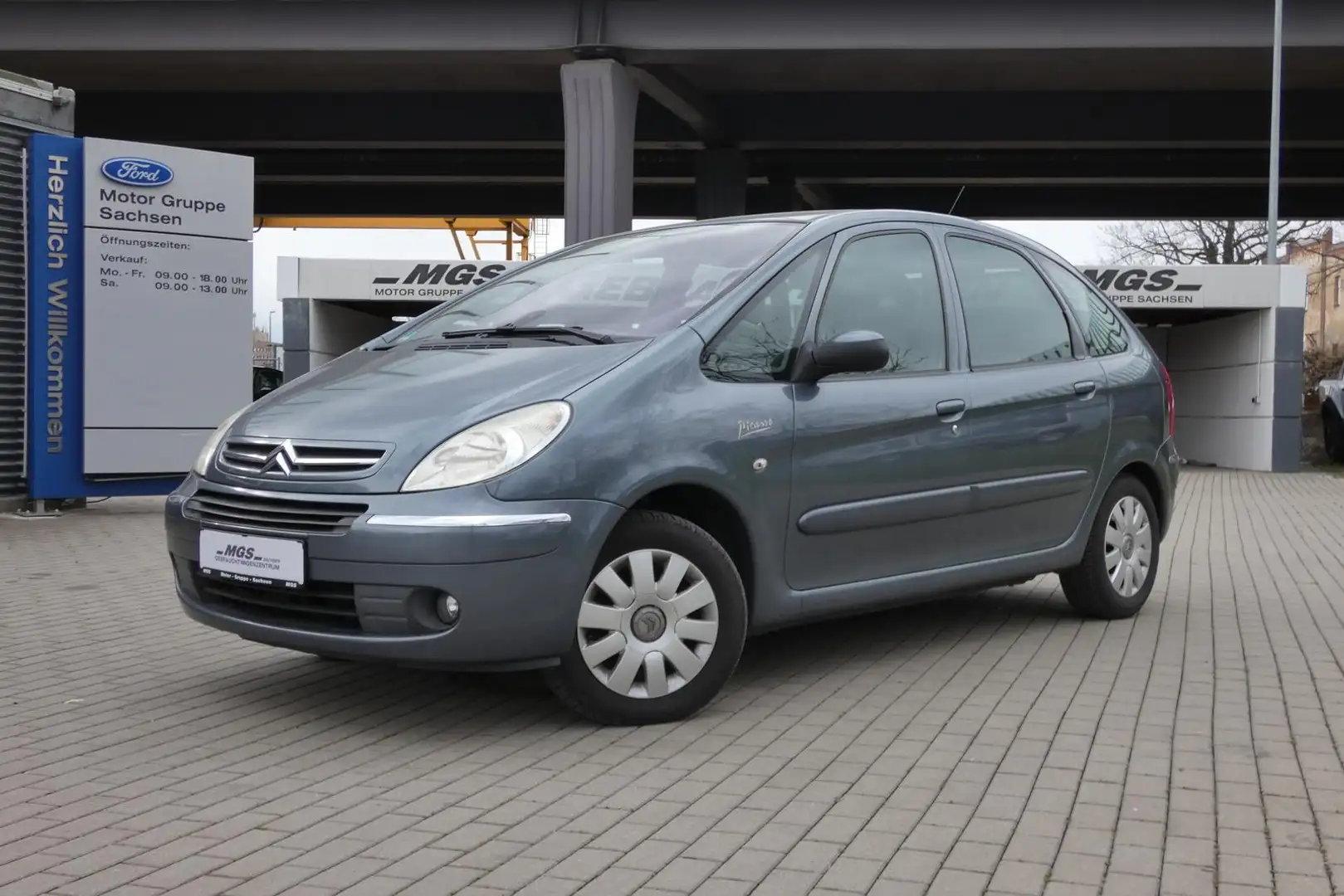 Citroen Xsara Picasso 1.6 'Exclusive' #PDC #KLIMA #TEMP Grau - 2