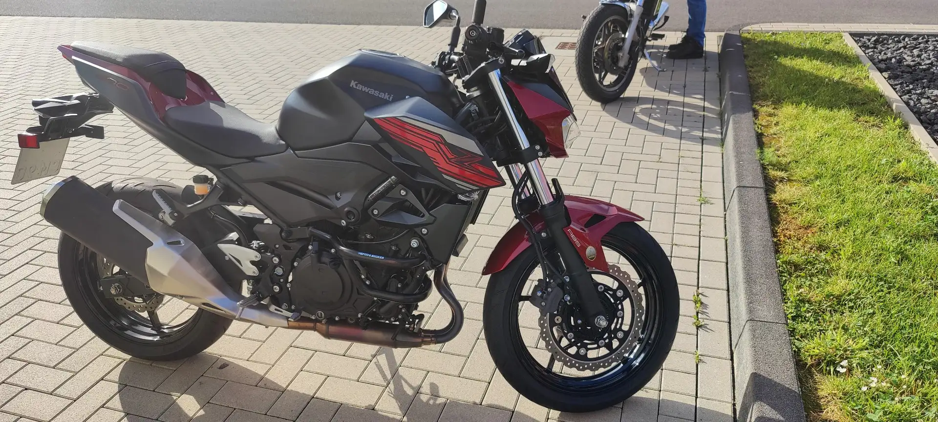 Kawasaki Z 400 Červená - 1