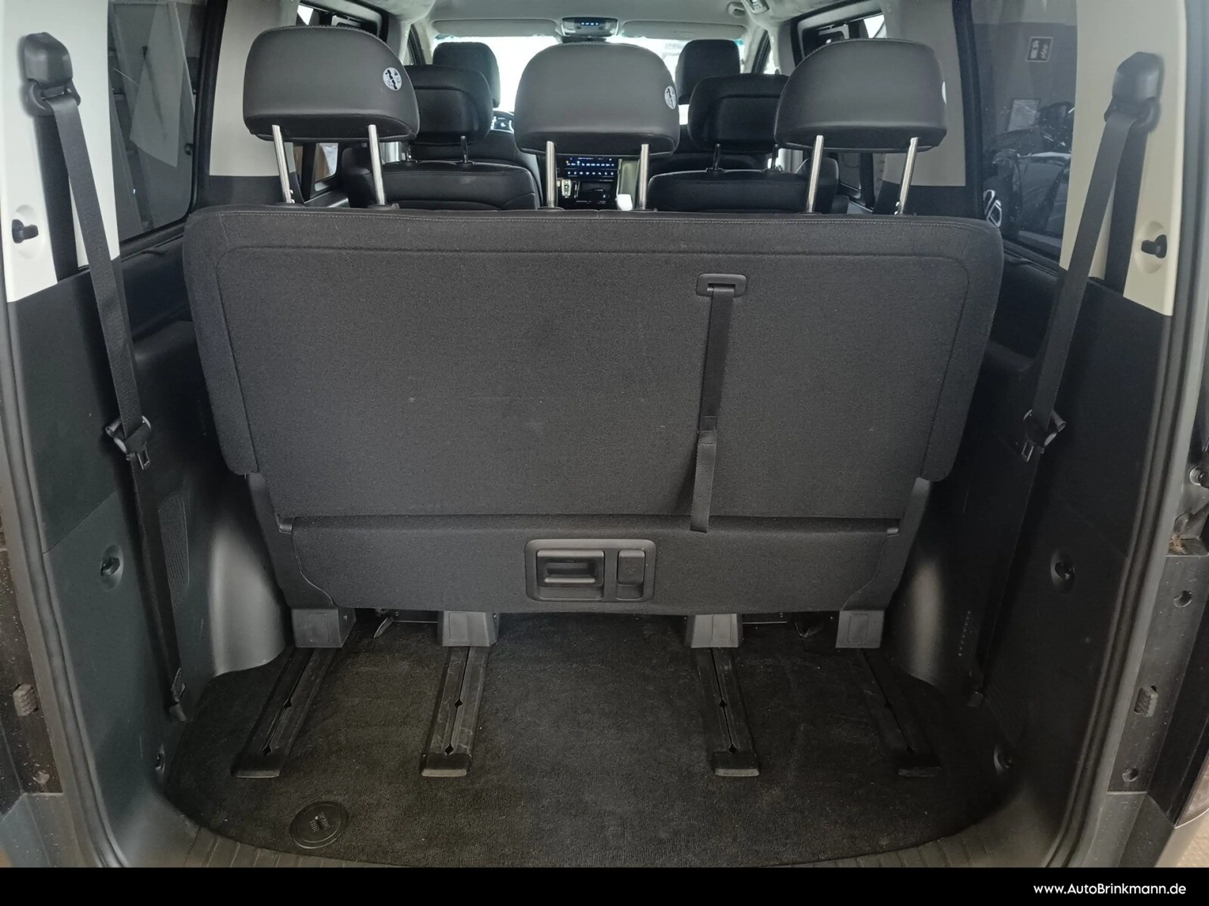 Hyundai STARIA Staria 1.6 T-GDI Hybrid Signature 2WD (7-Sitzer) — photo 6