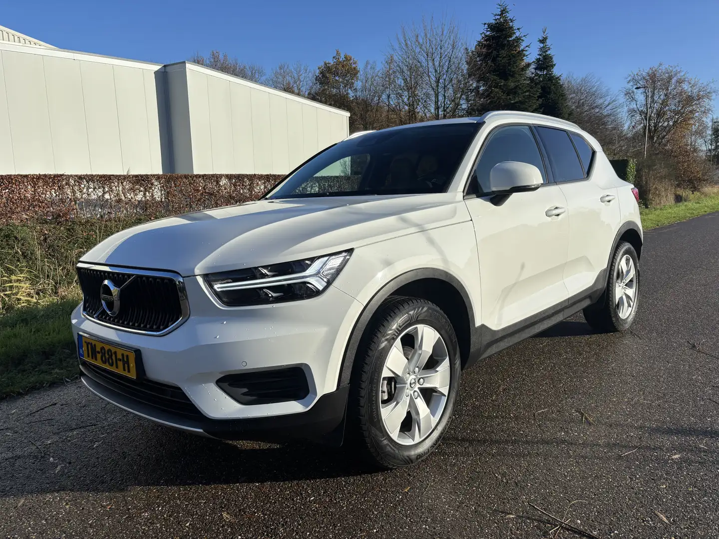 Volvo XC40 2.0 D3 Momentum / NAVI / AIRCO / STOELVERWARMING Wit - 1