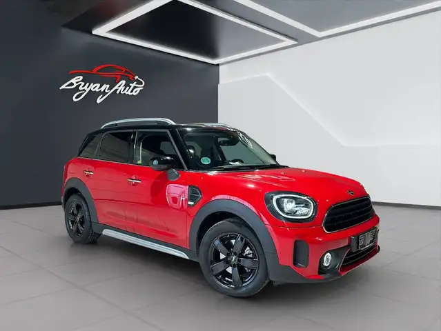 Mini Countryman view 2