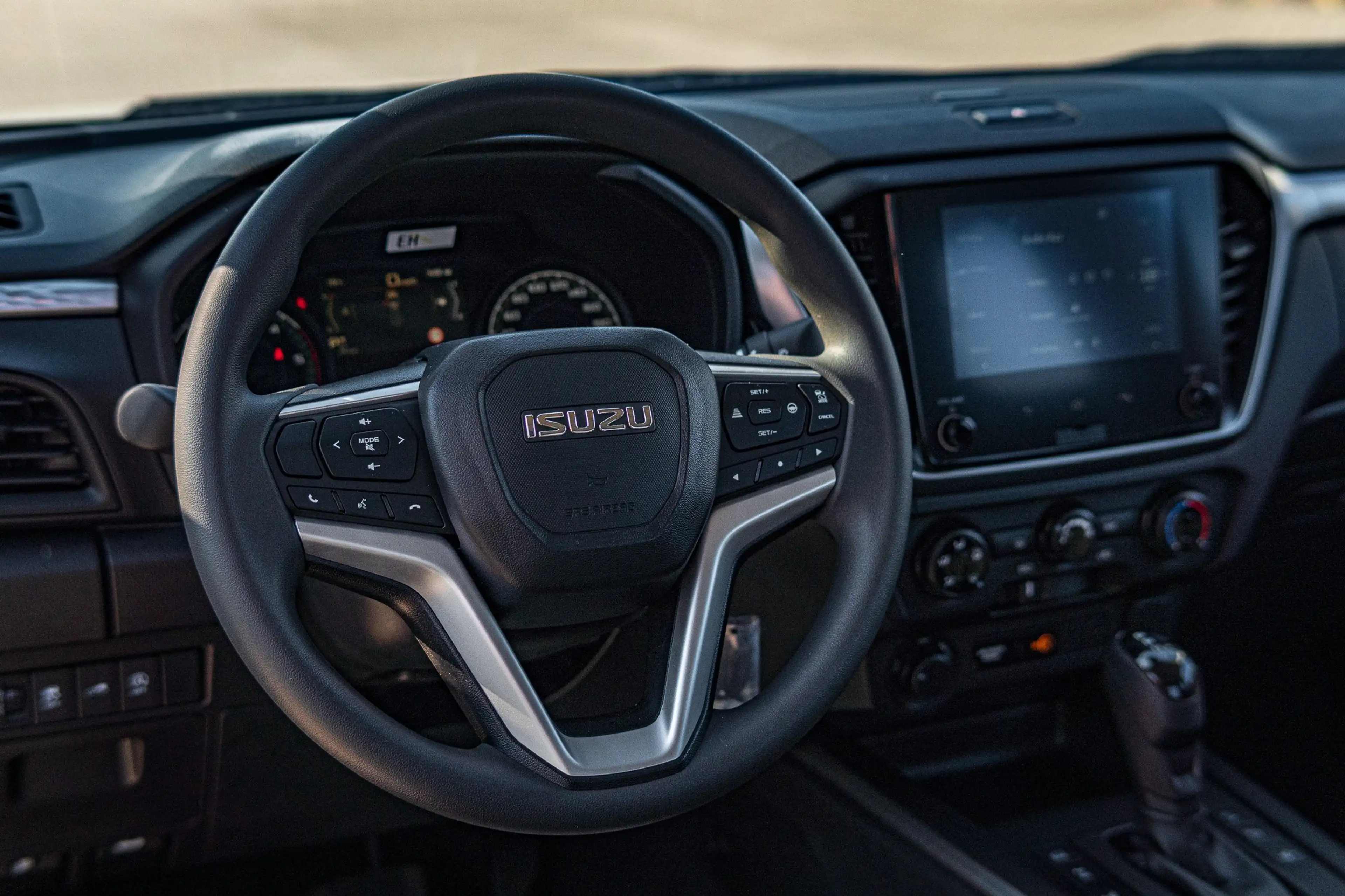 Isuzu D-Max Space Cab 4WD Autm. LS — photo 5