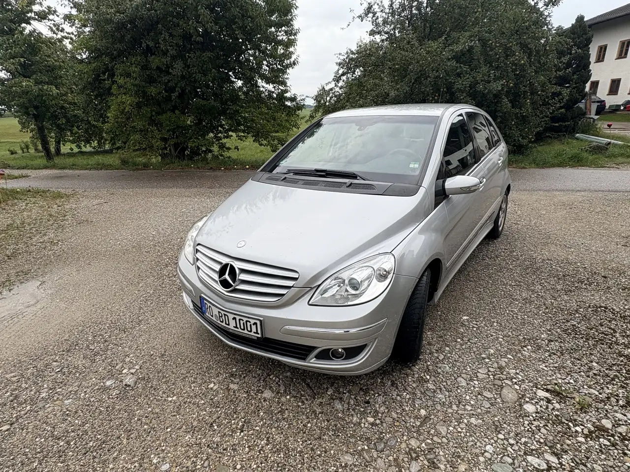 Mercedes-Benz B 200