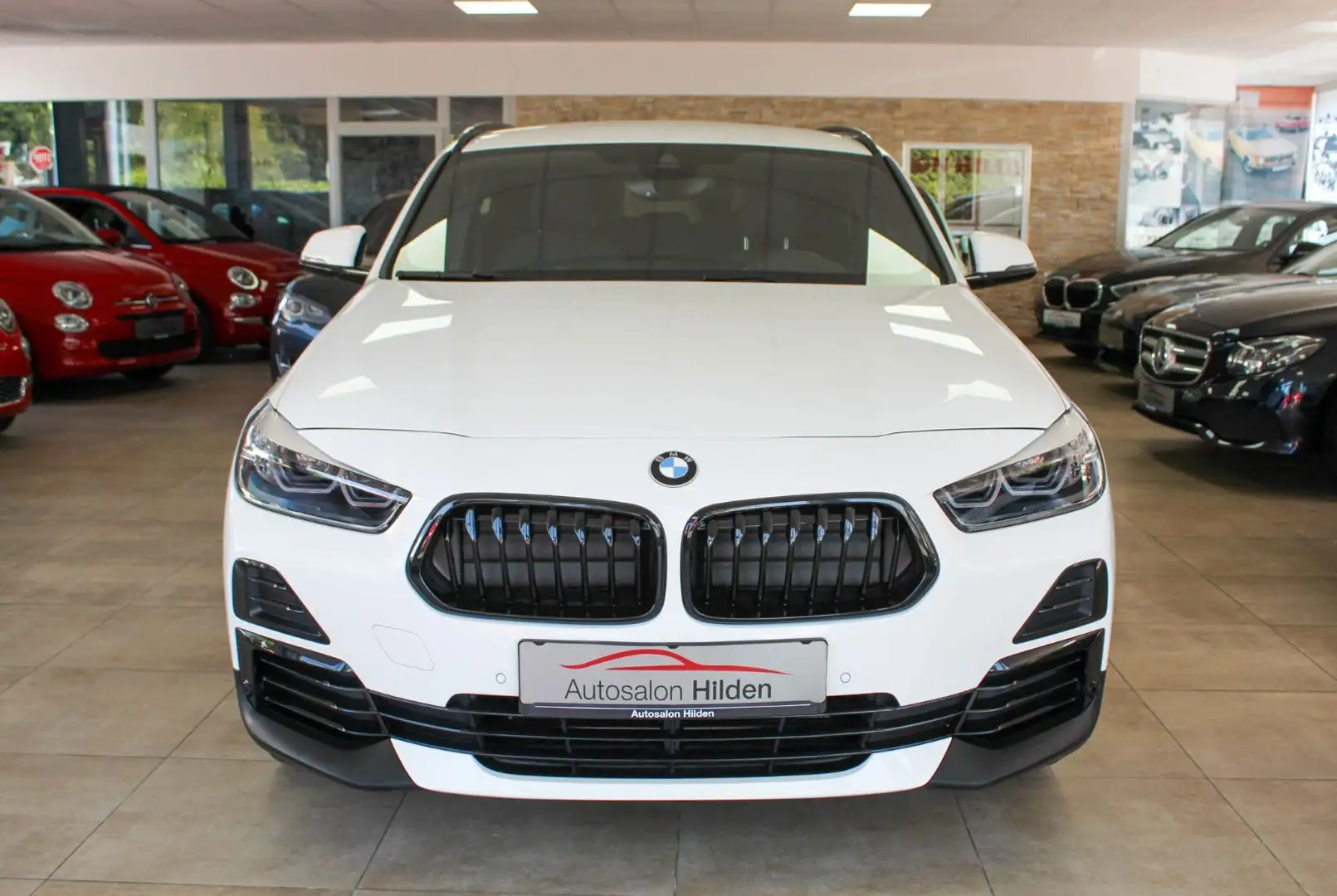BMW X2 sDrive 18i Automatik Navi LED PDC 1.Hand Wit - 2