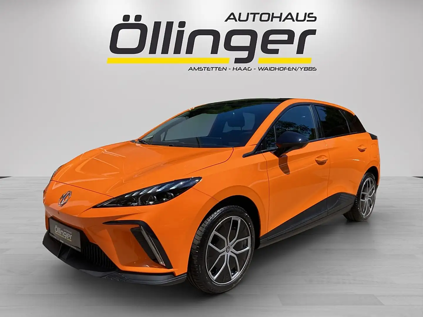 MG MG4 EV 77 kWh Trophy Extended Range Orange - 1