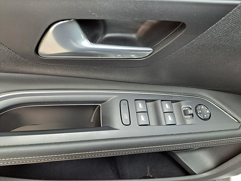 Peugeot 5008 HEV 136 E-DCS6 GT Aut. 7-Sitze — photo 11