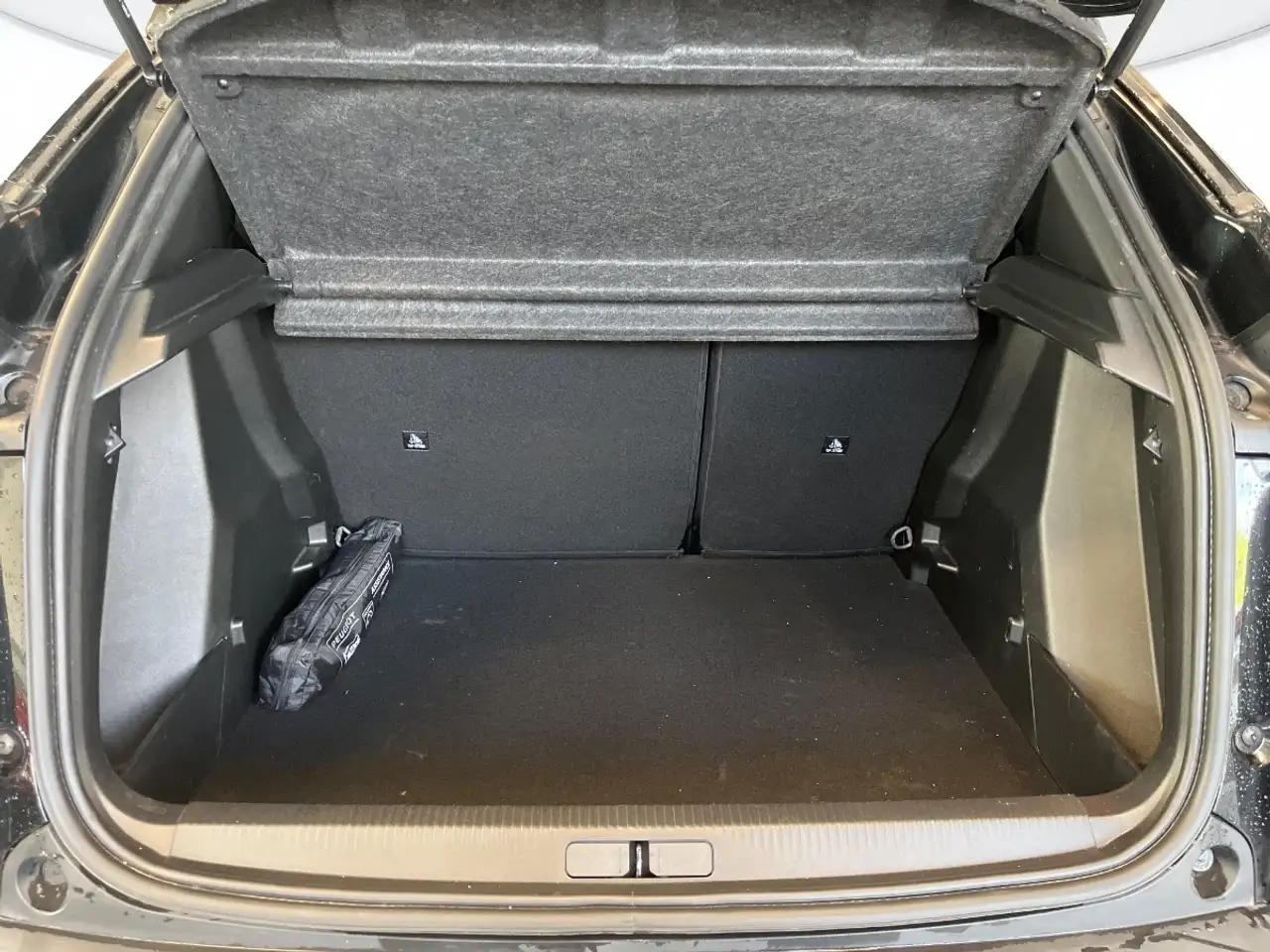 Peugeot 2008 1.5 BlueHDi 110cv GT, миниатюра 4