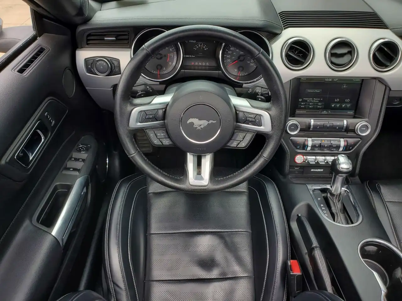 Ford Mustang снимка Ford Mustang