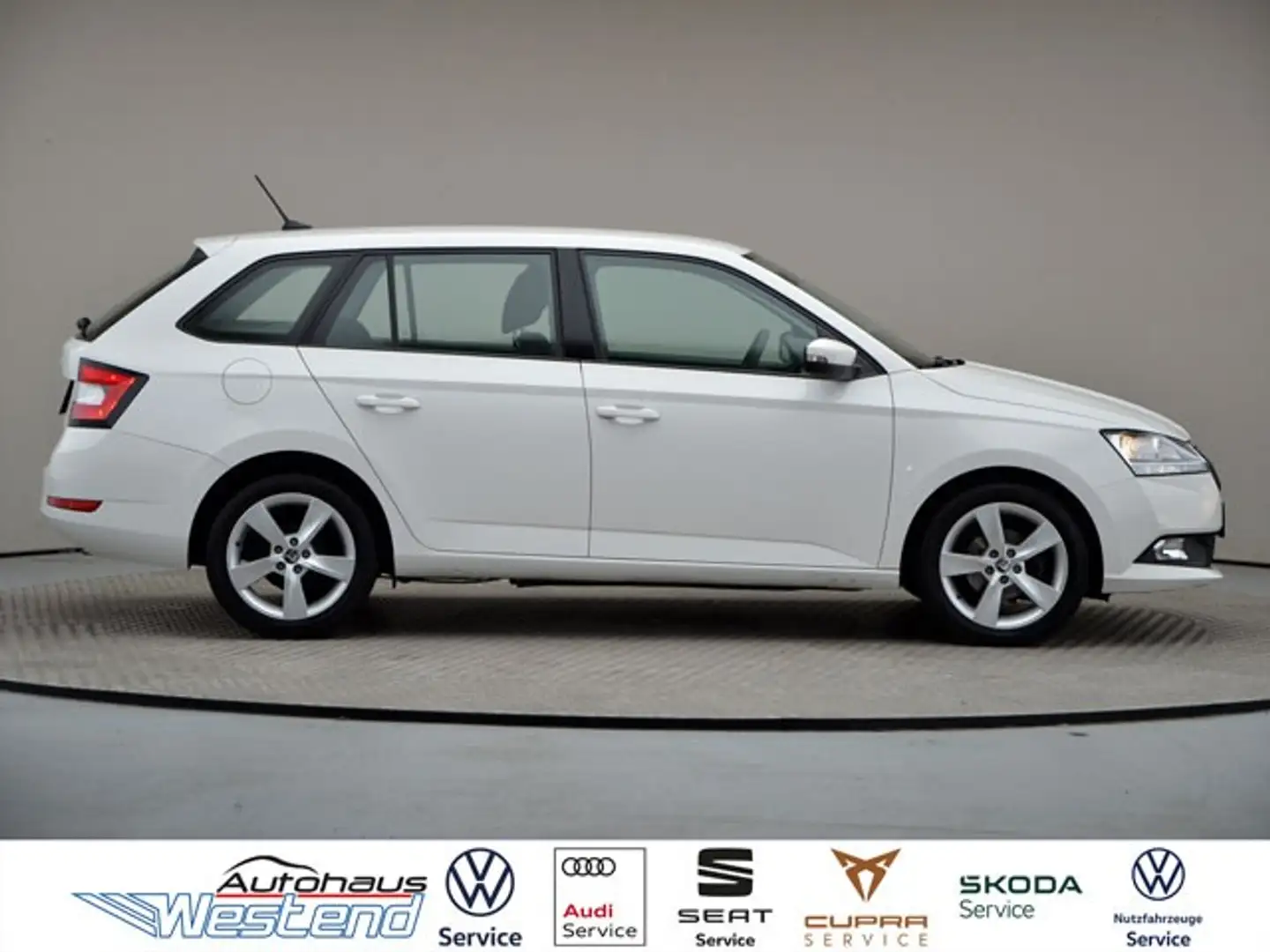 Skoda Fabia Combi Active 1.0l TSI 70kW 5-Gang Klima PDC Klima Weiß - 2