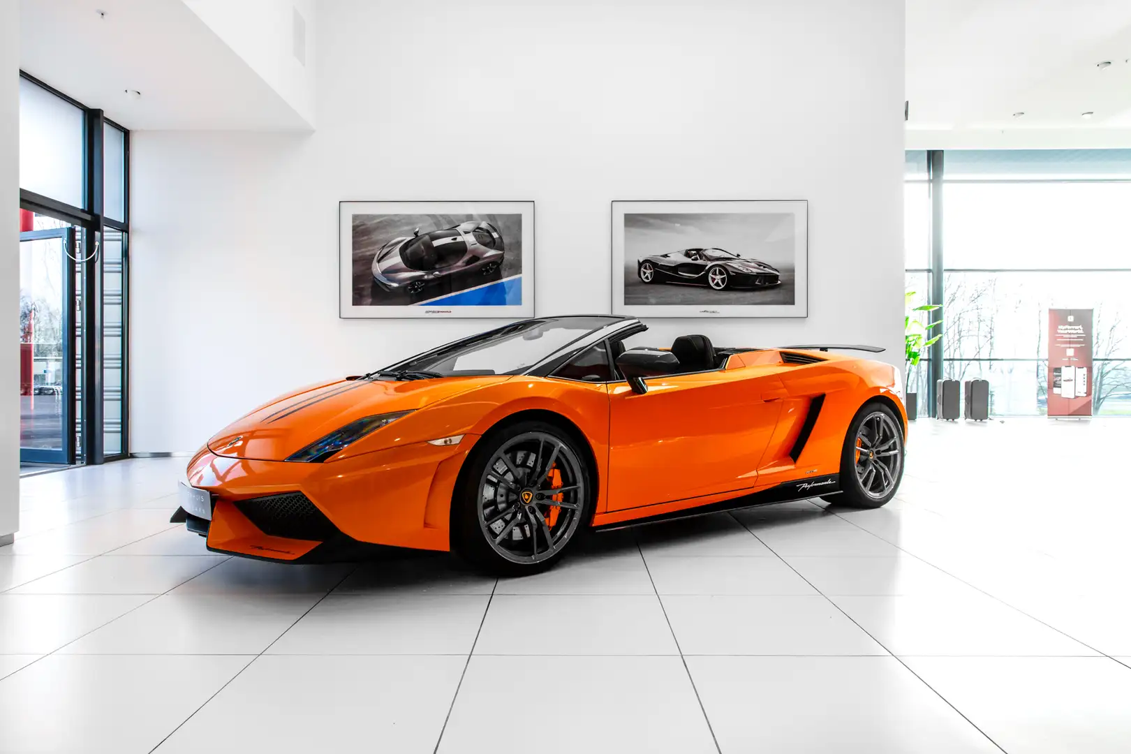 Lamborghini Gallardo LP570-4 Spyder Performante Naranja - 2