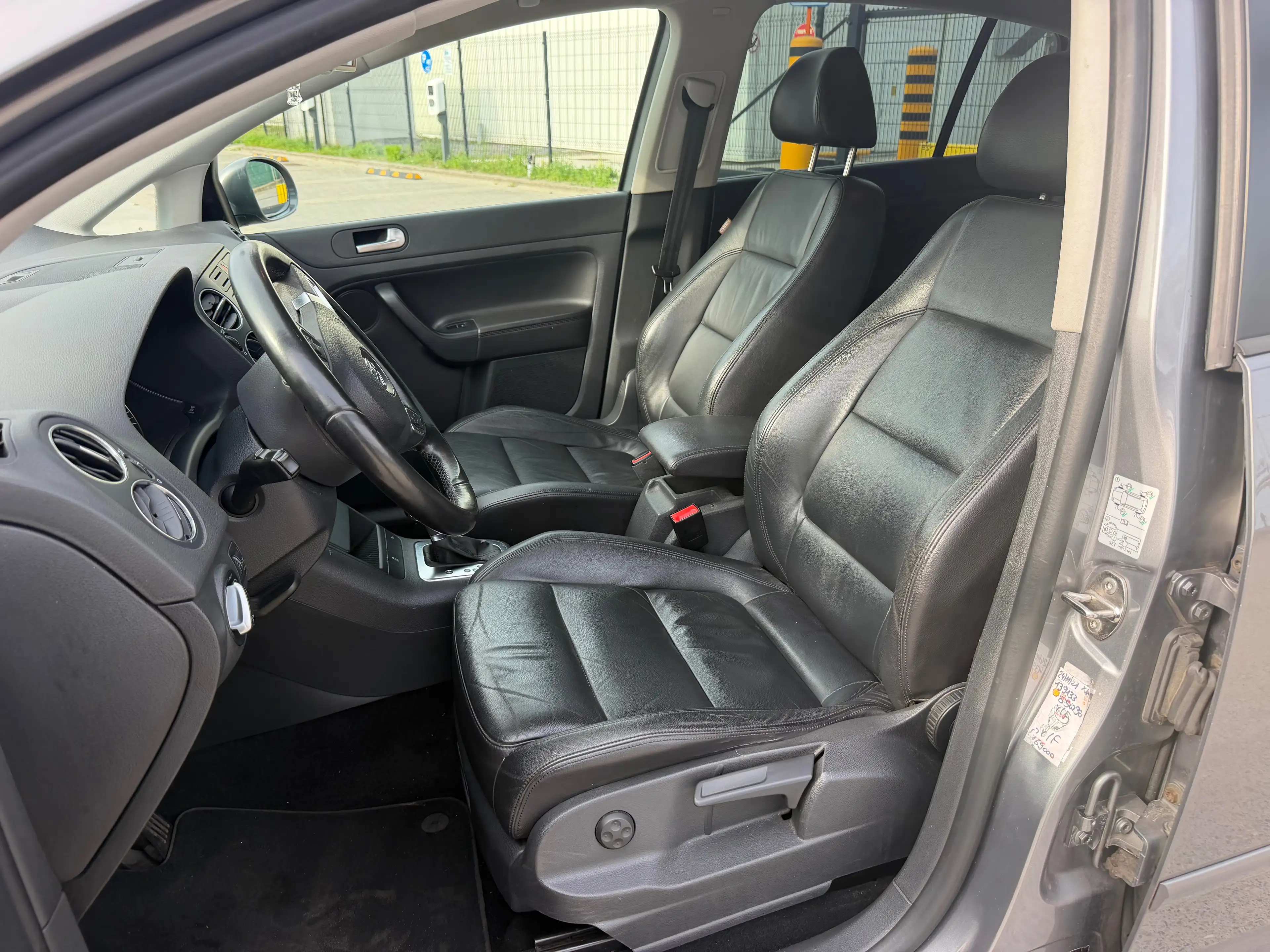 Volkswagen Golf Plus 2.0 CR TDi Highline DPF DSG — photo 8