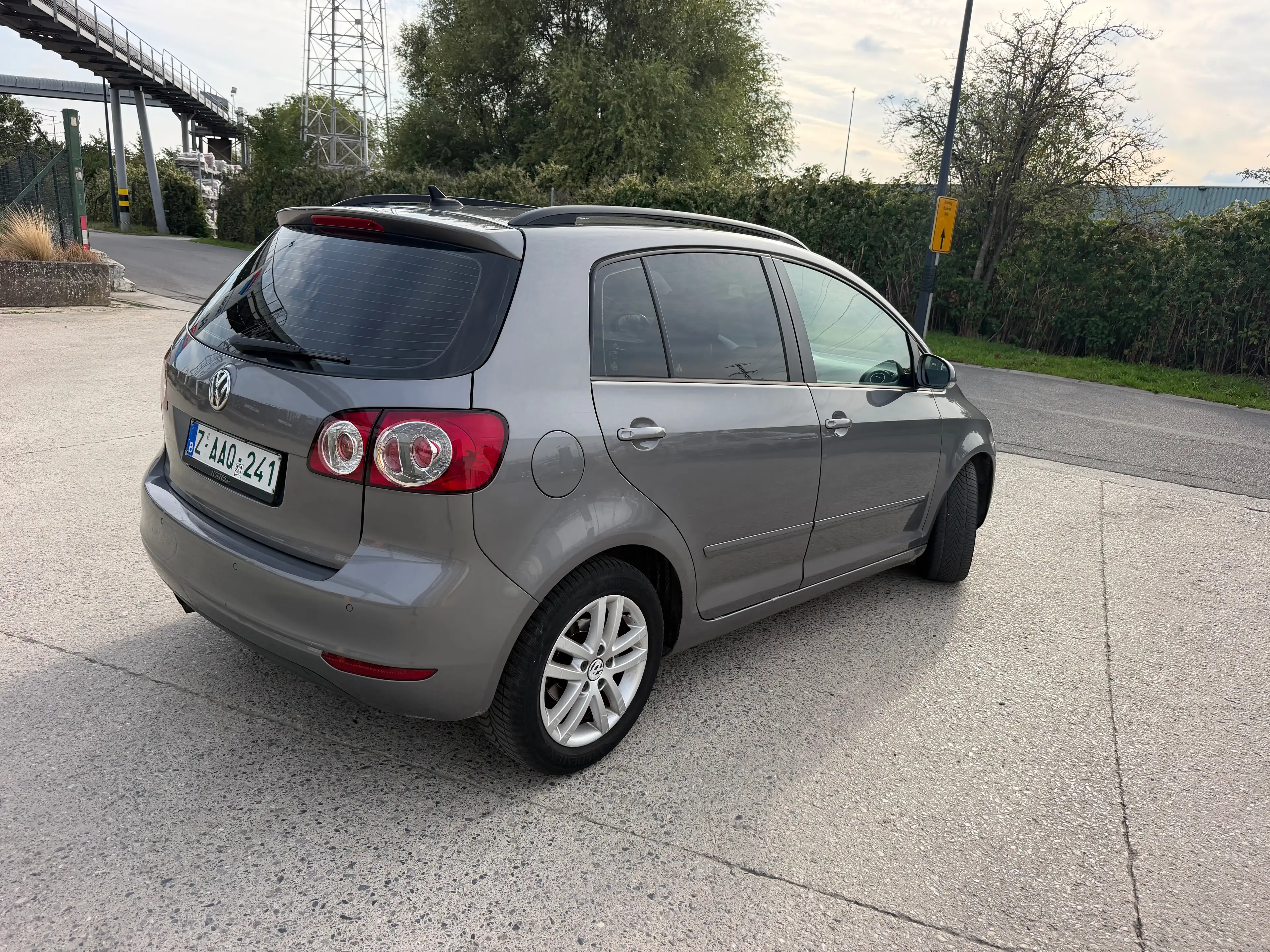Volkswagen Golf Plus 2.0 CR TDi Highline DPF DSG — photo 6