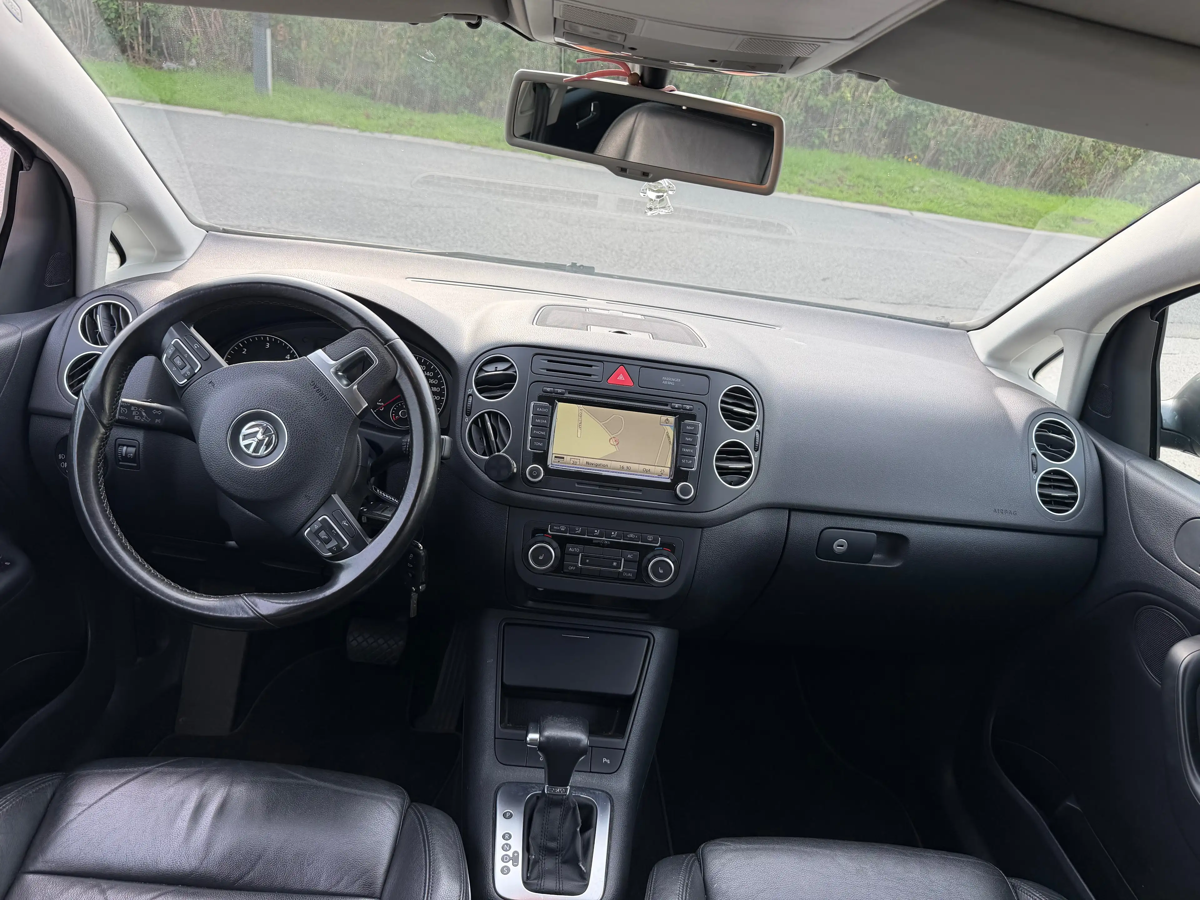 Volkswagen Golf Plus 2.0 CR TDi Highline DPF DSG — photo 7