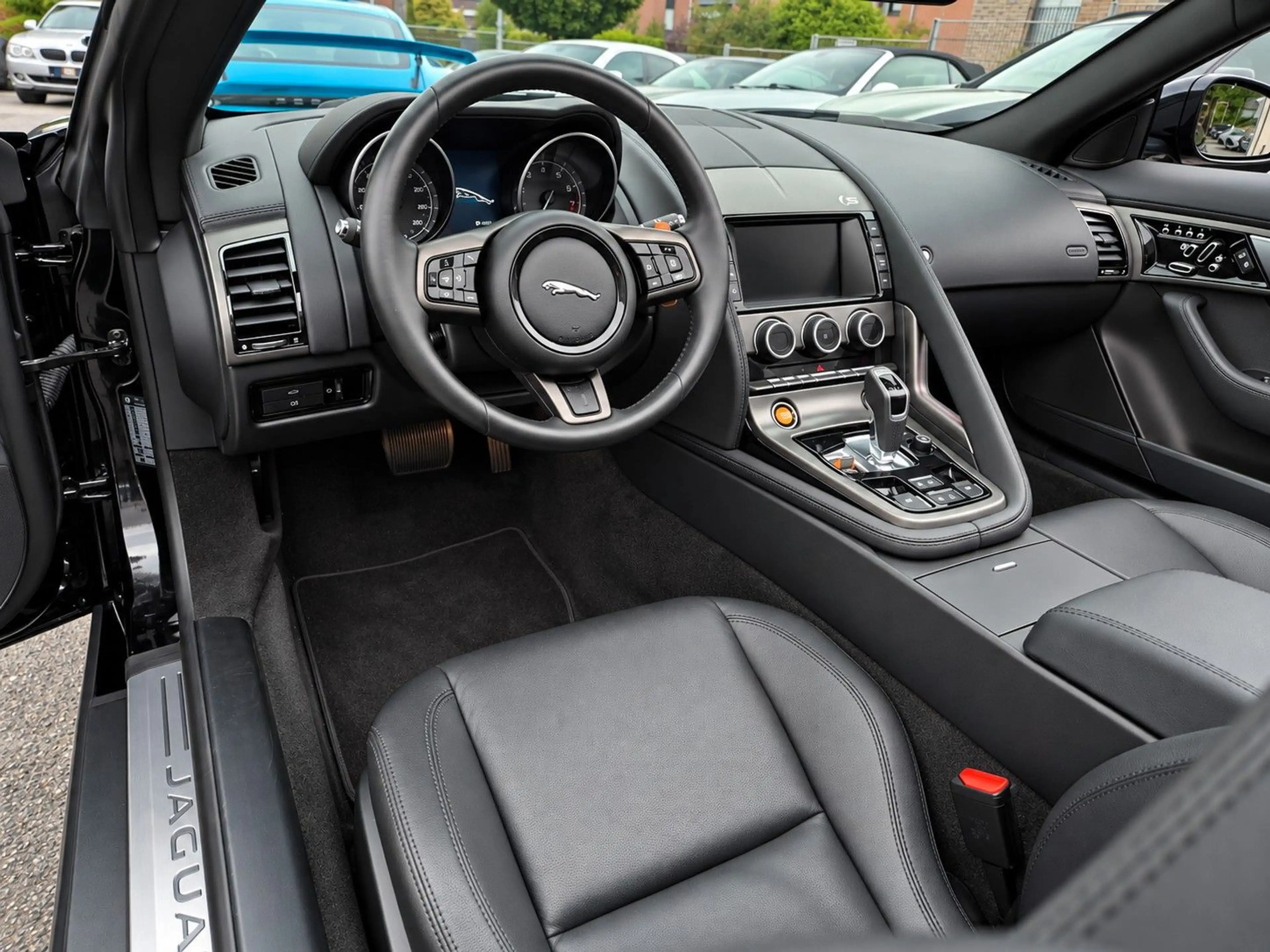 Jaguar F-Type Cabrio V8 S/BRD/2.Hd/1A Sammlerzustand — photo 9