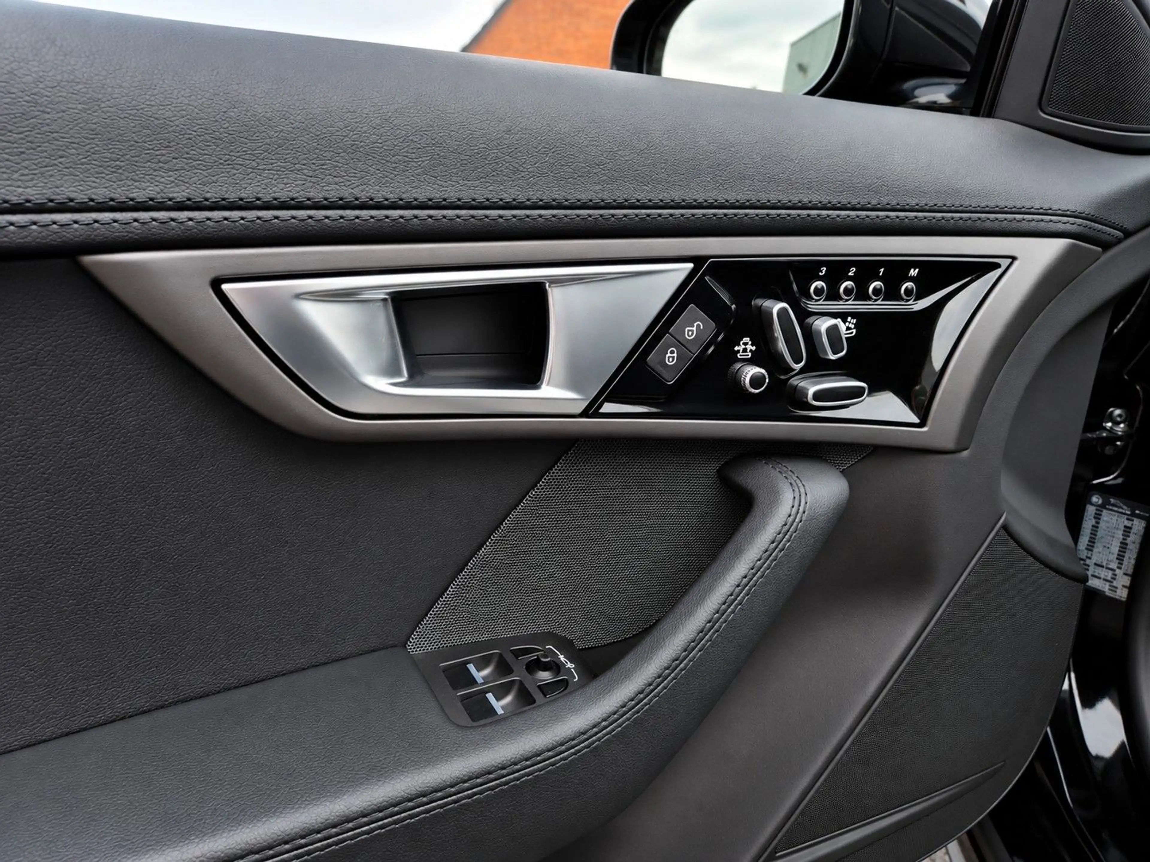 Jaguar F-Type Cabrio V8 S/BRD/2.Hd/1A Sammlerzustand — photo 14