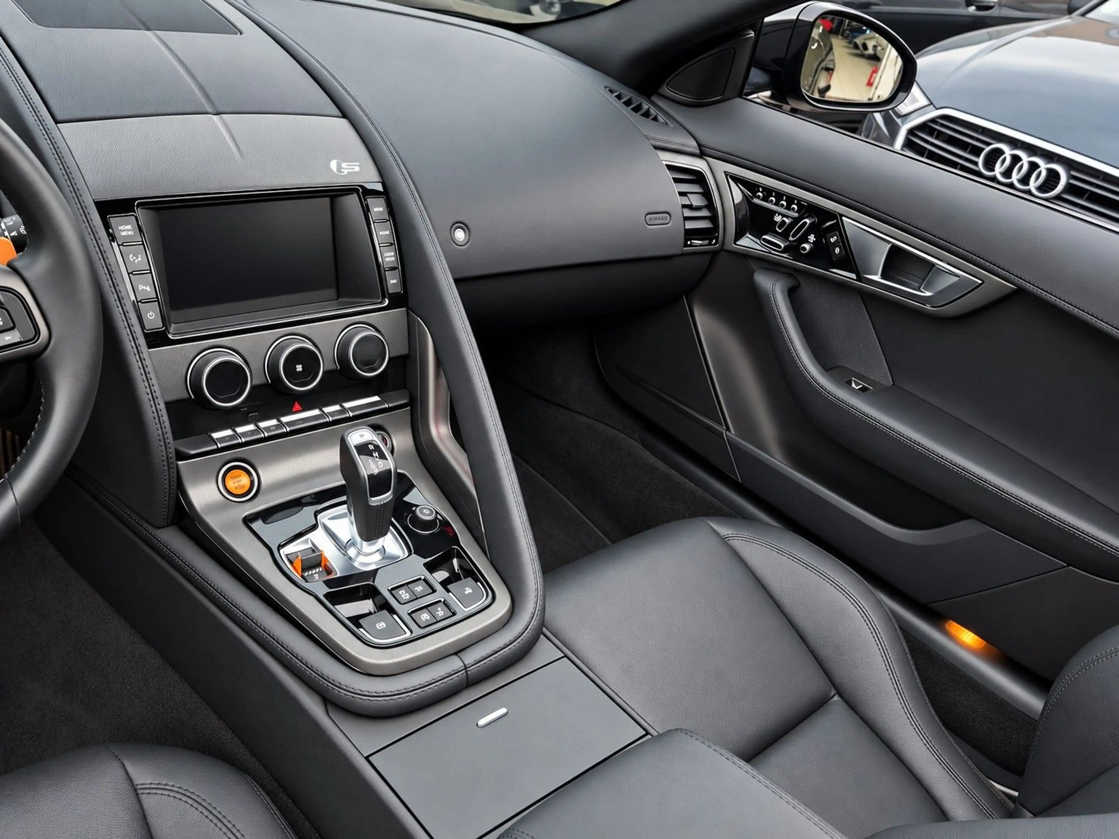 Jaguar F-Type Cabrio V8 S/BRD/2.Hd/1A Sammlerzustand — photo 8