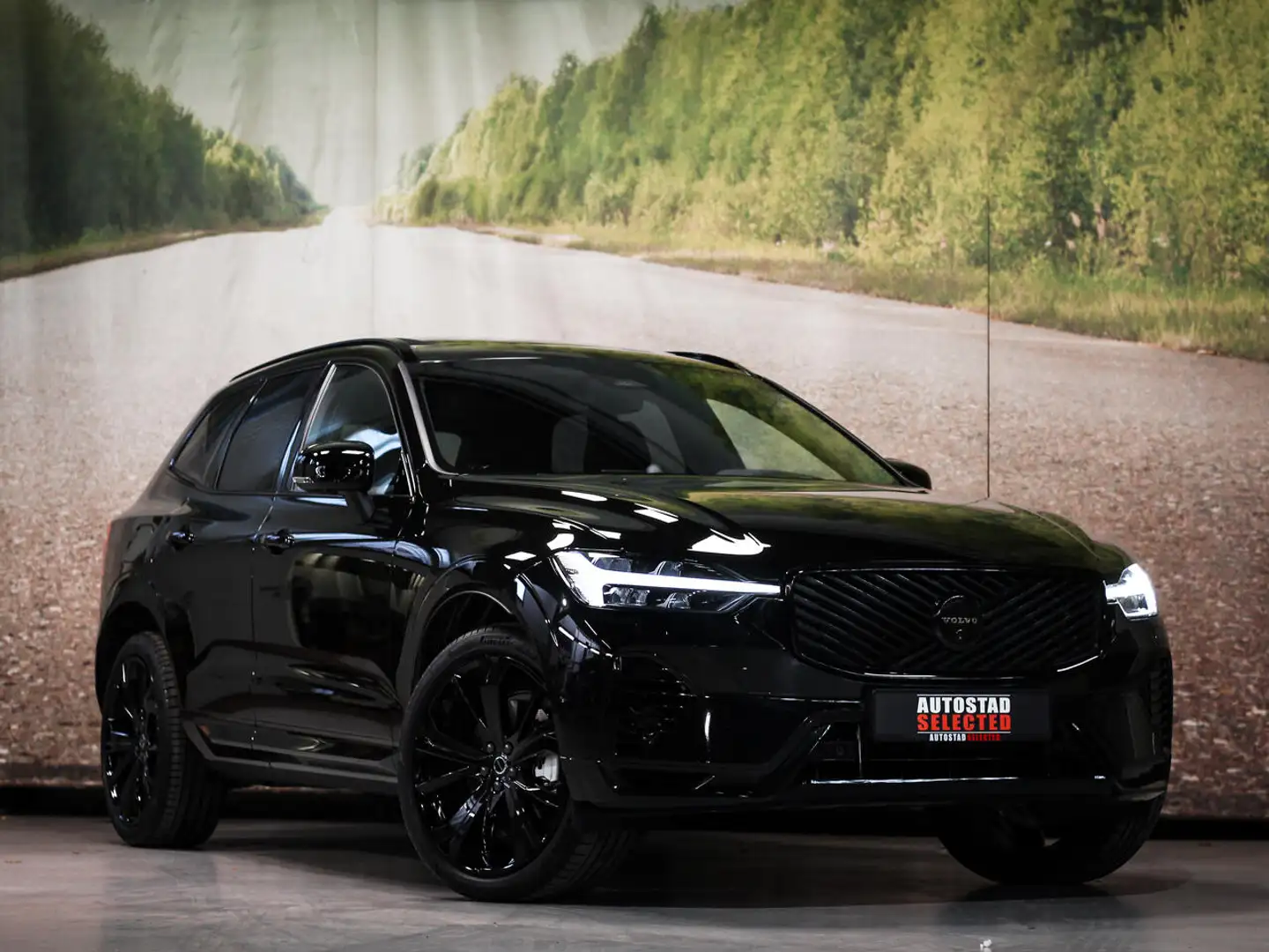 Volvo XC60 T6 Recharge II Black Plus Noir - 1
