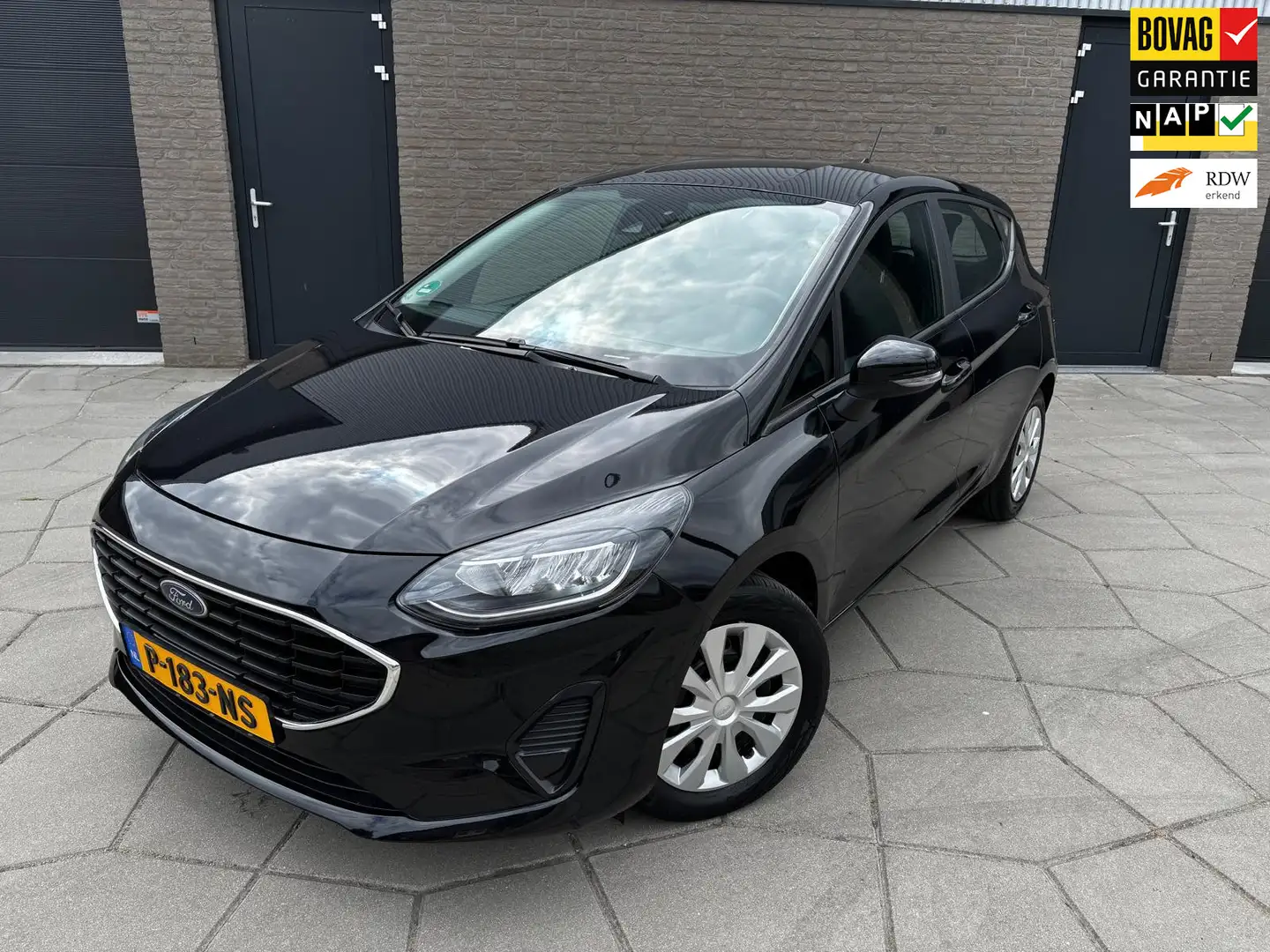 Ford Fiesta 1.0 EcoBoost Connected| zeer weinig km s | als NIE Schwarz - 1