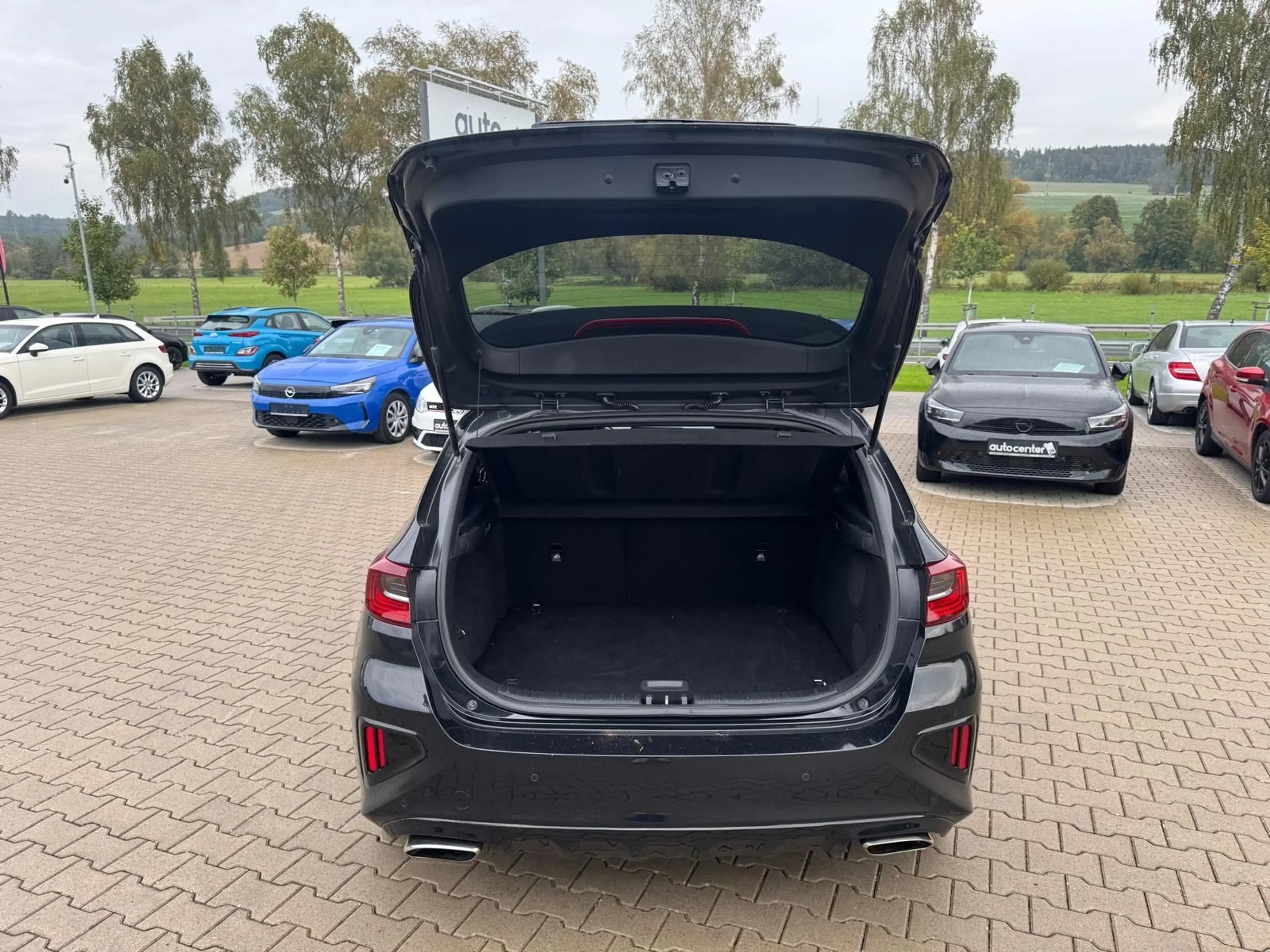 Kia Ceed / cee'd Ceed GT°Limousine°204 PS°Navi°Memory°Winterpaket — photo 9